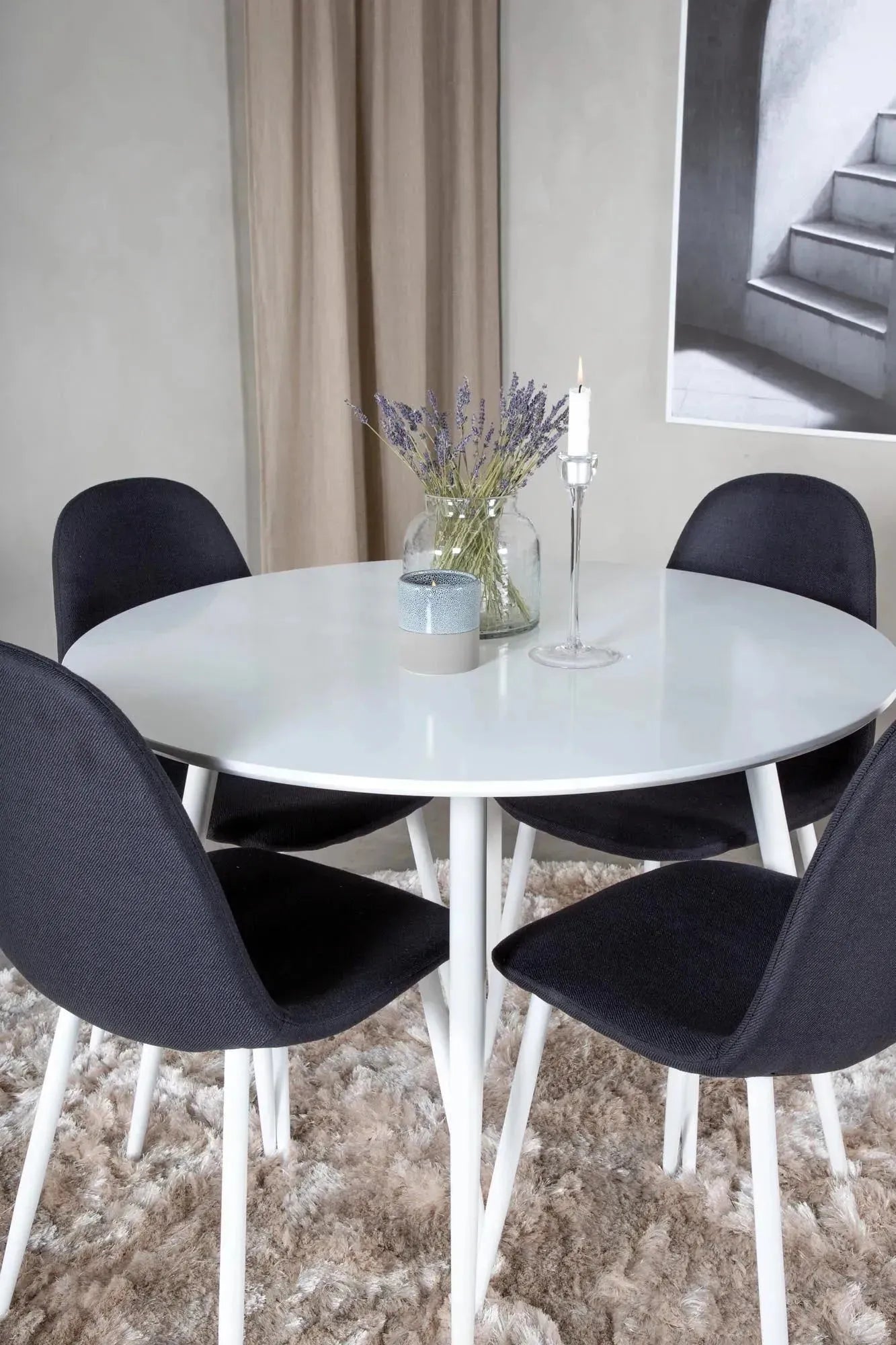 Stilvolles Plaza Esszimmerset: 100cm Tisch & 4 Stühle von Venture Home.