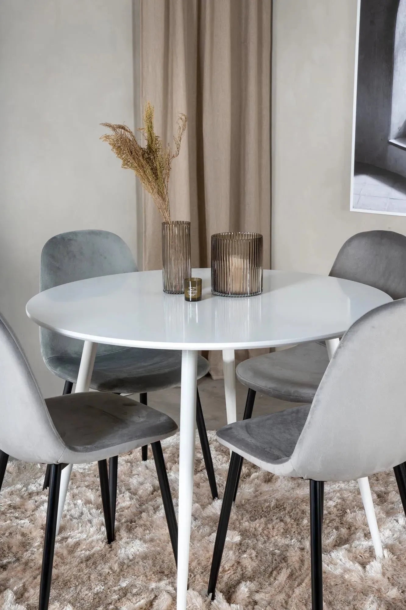 Modernes Plaza Esszimmerset: 100cm Tisch & 4 Stühle von Venture Home.
