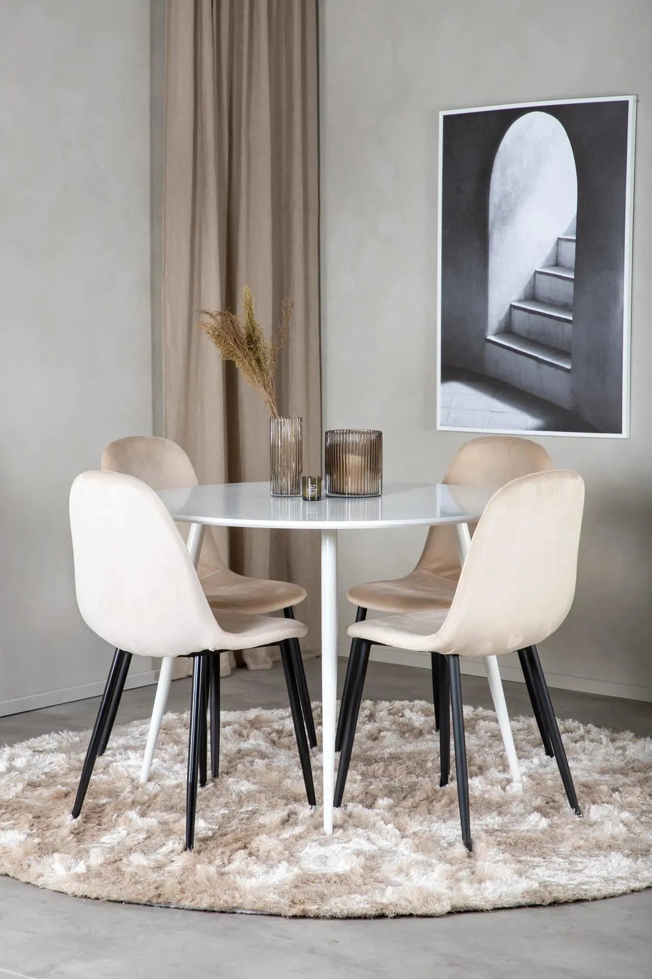 Stilvolles Plaza Esszimmerset: 100cm Tisch & 4 Stühle von Venture Home.