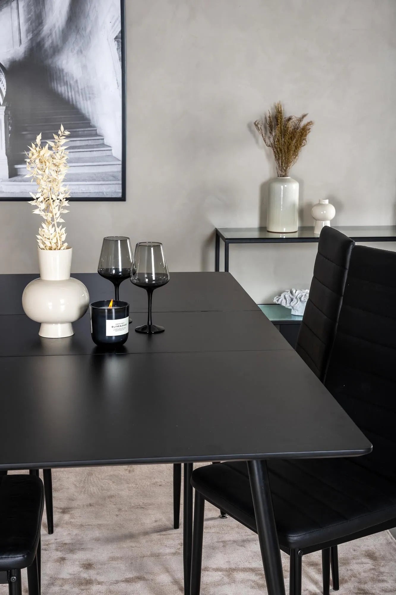 Silar Esszimmerset: Ausziehbarer Tisch & 4 moderne Slim-Stühle.
