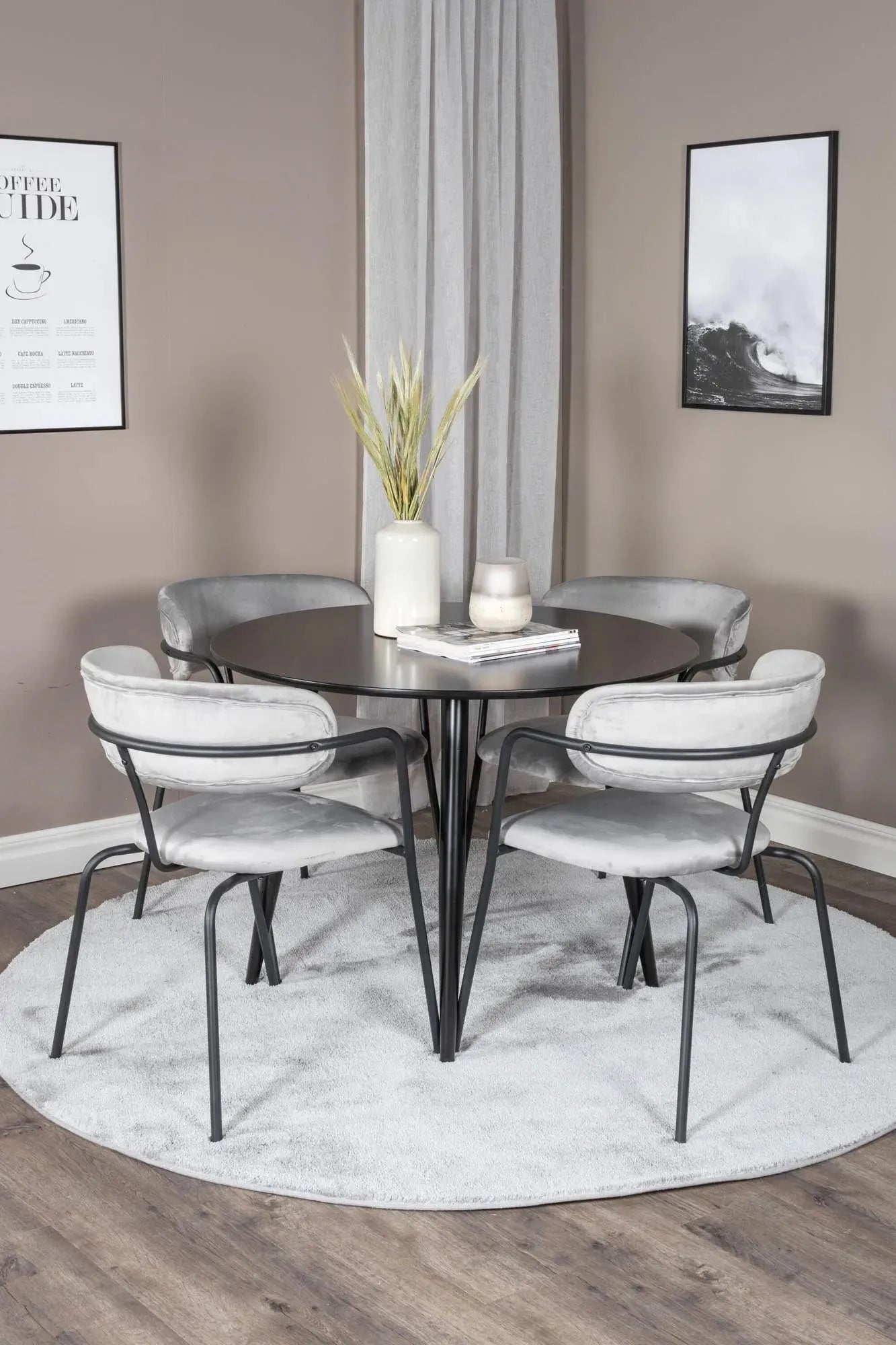 Stilvolles Plaza Esszimmerset: Perfekte Symbiose aus Form und Funktion.