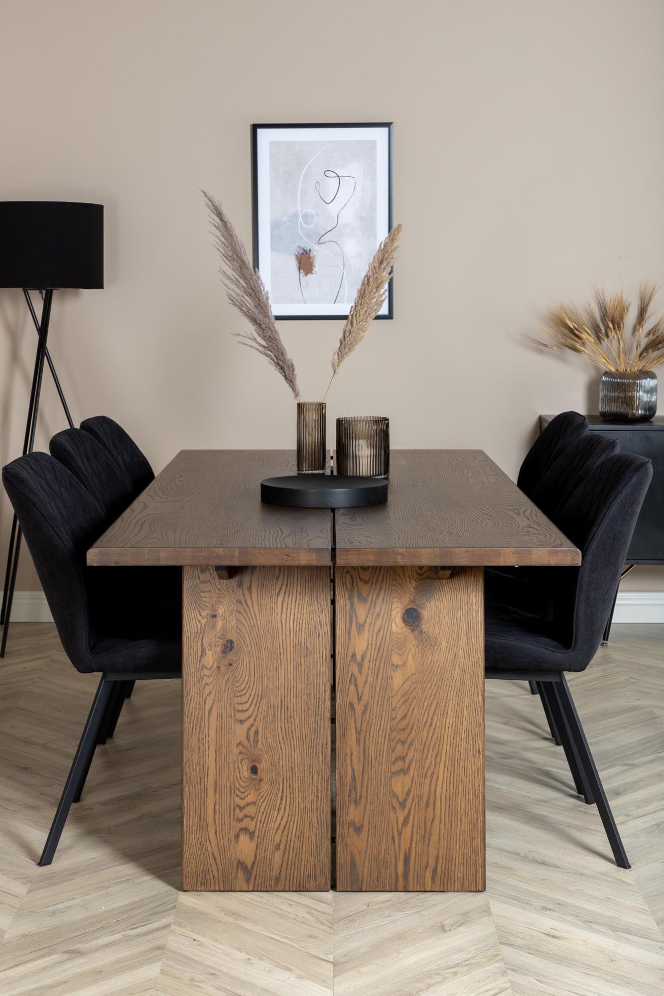 Logger Esszimmerset + Gemma 210cm/6St. in Schwarz präsentiert im Onlineshop von KAQTU Design AG. Esszimmerset ist von Venture Home