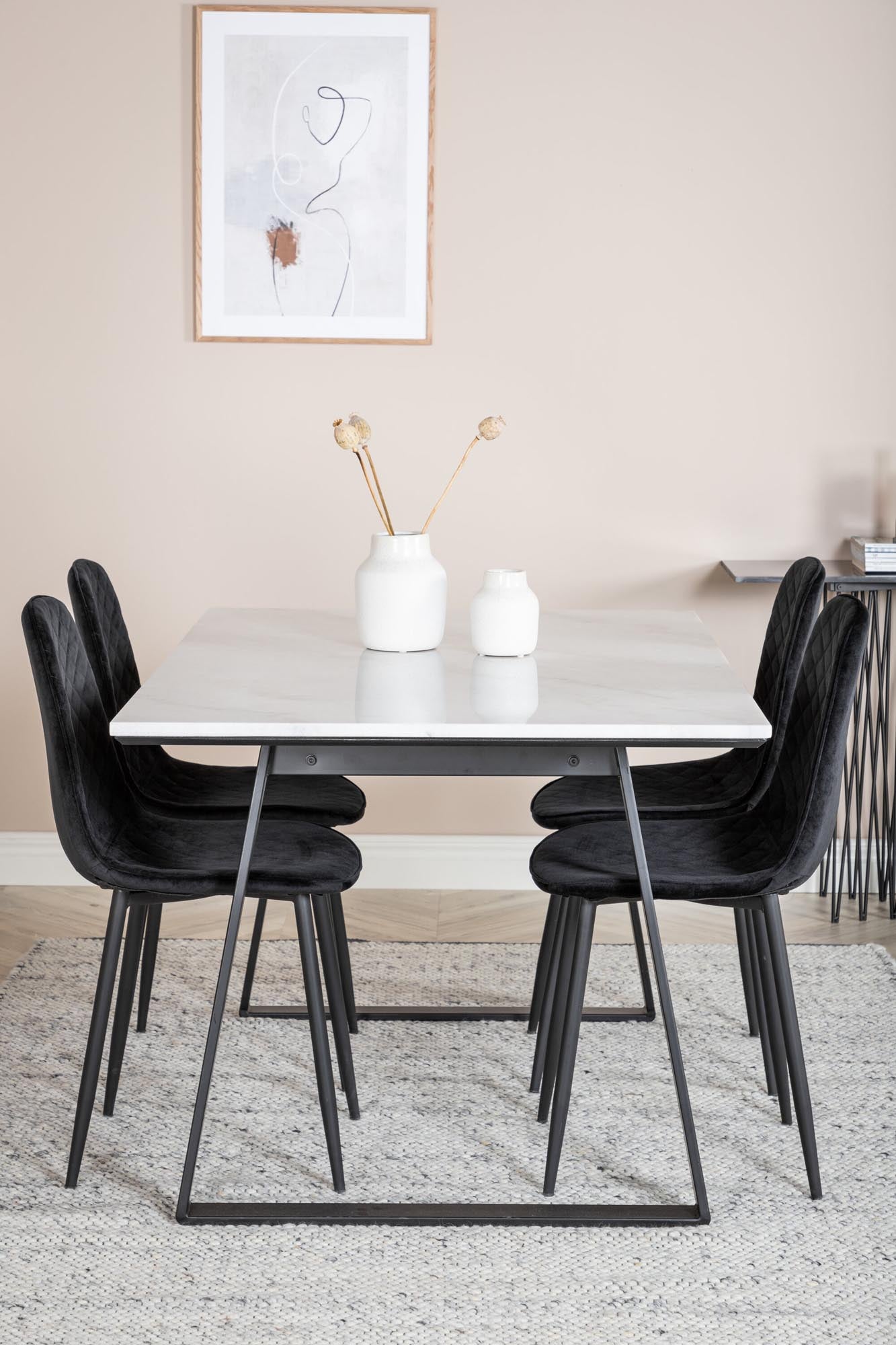 Estelle Esszimmerset + Polar 140cm/4St. in Schwarz präsentiert im Onlineshop von KAQTU Design AG. Esszimmerset ist von Venture Home