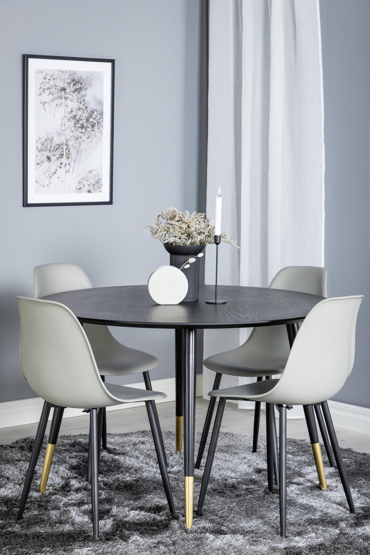 Dipp Esszimmerset + Polar ⌀115cm/4St. in Schwarz / Hellgrau präsentiert im Onlineshop von KAQTU Design AG. Esszimmerset ist von Venture Home