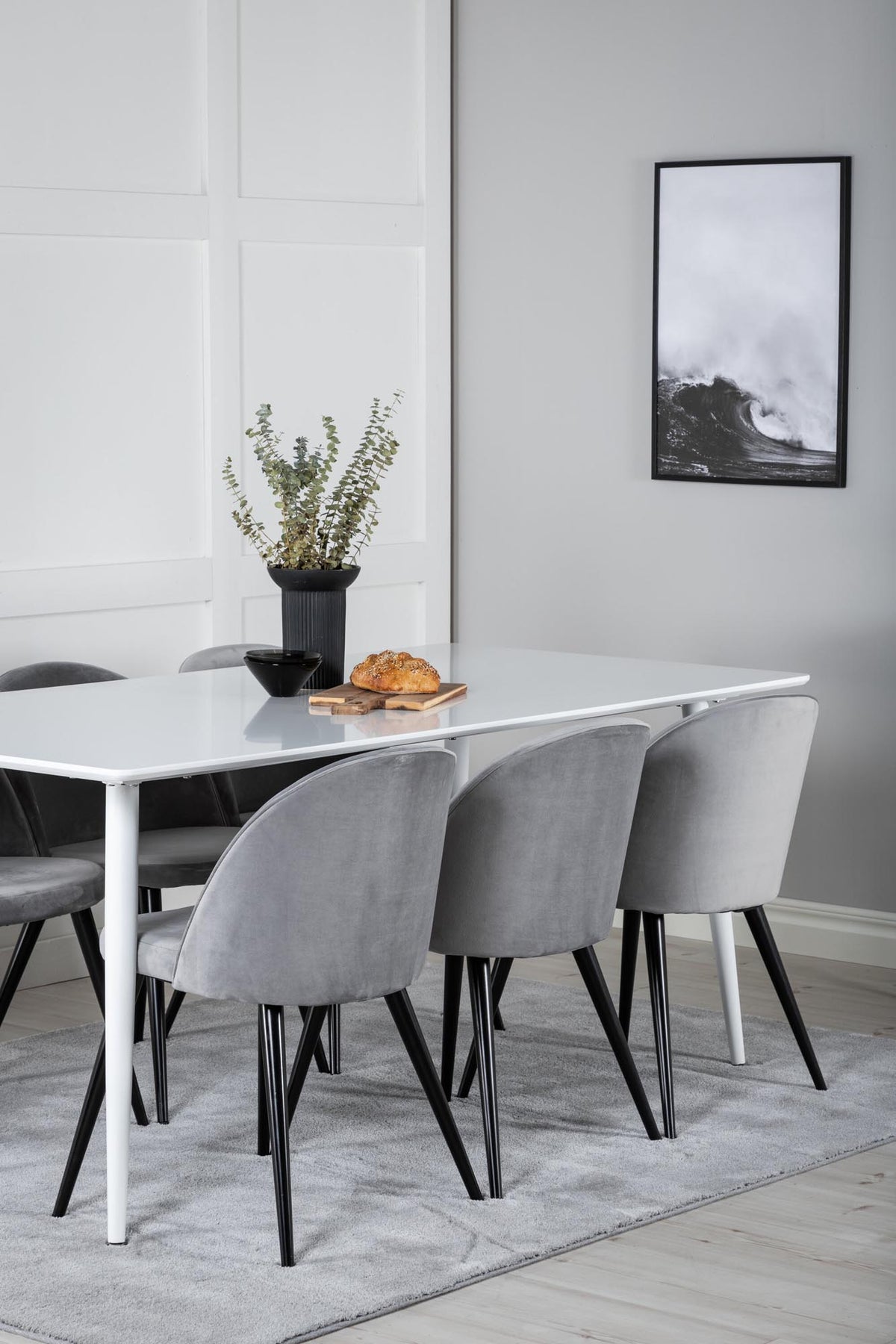 Polar Esszimmerset + Velvet 180cm/6St. in Weiss / Schwarz / Grau präsentiert im Onlineshop von KAQTU Design AG. Esszimmerset ist von Venture Home