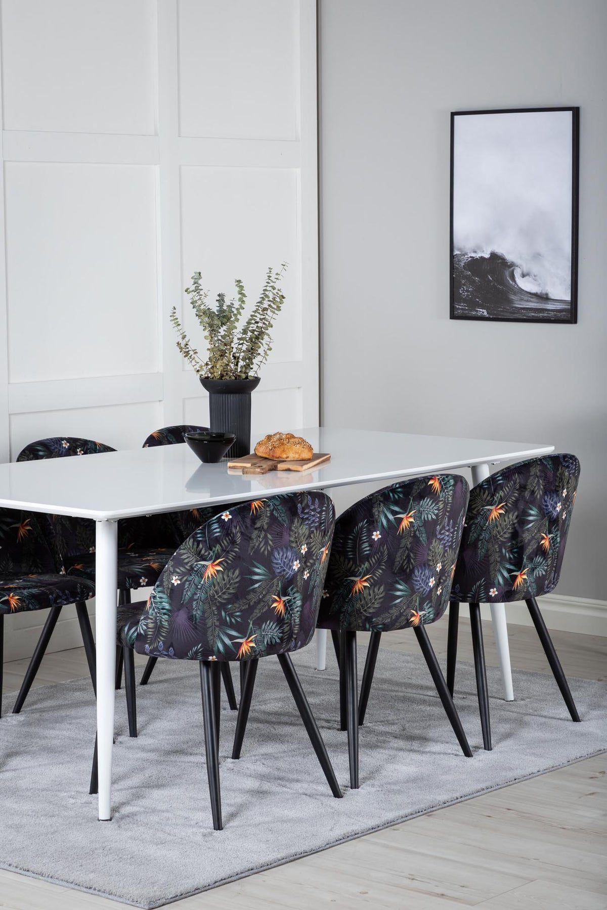 Polar Esszimmerset + Velvet 180cm/6St. in Weiss / Multicolor / Schwarz präsentiert im Onlineshop von KAQTU Design AG. Esszimmerset ist von Venture Home