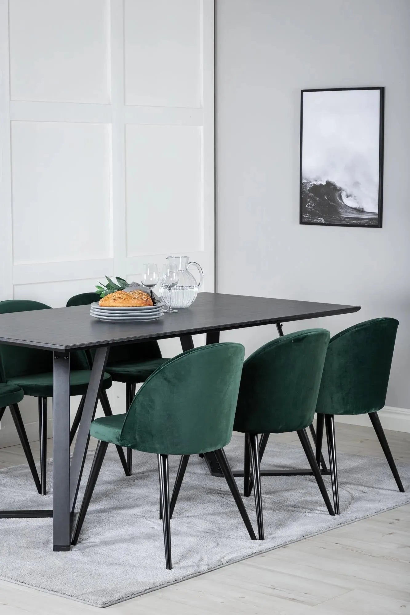 Marina Esszimmerset Velvet: Modernes Design für stilvolle Mahlzeiten.