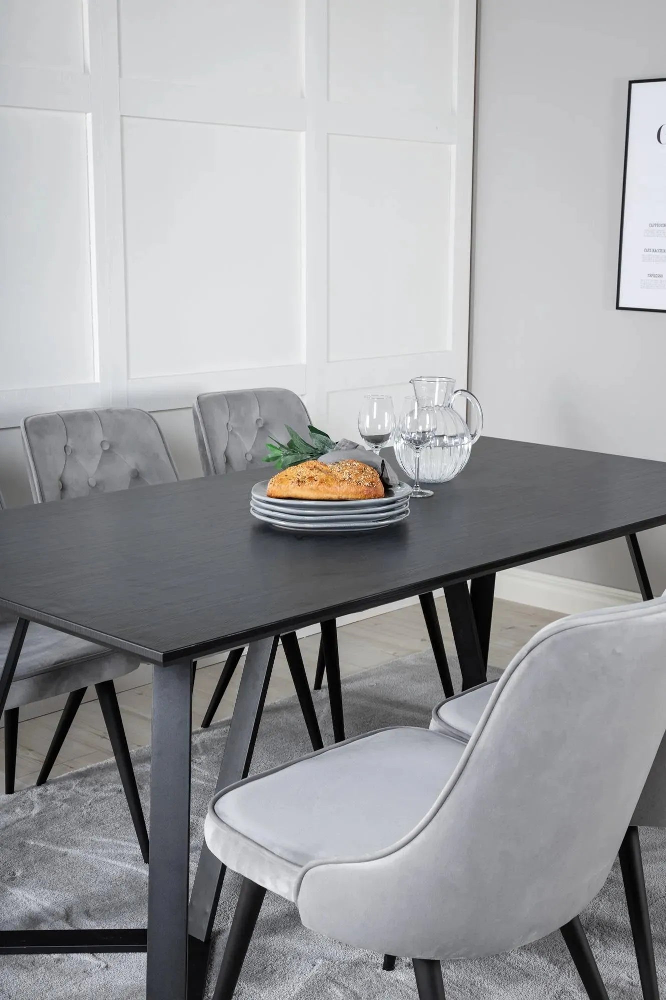 Elegantes Marina Esszimmerset: Perfekt für zeitlose Eleganz.