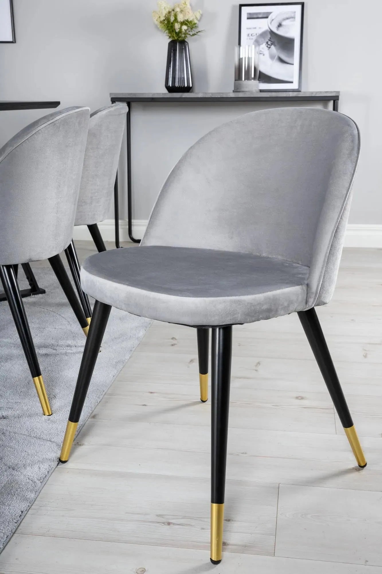 Marina Esszimmerset Velvet: Luxuriöses Ambiente für Ihr Zuhause.