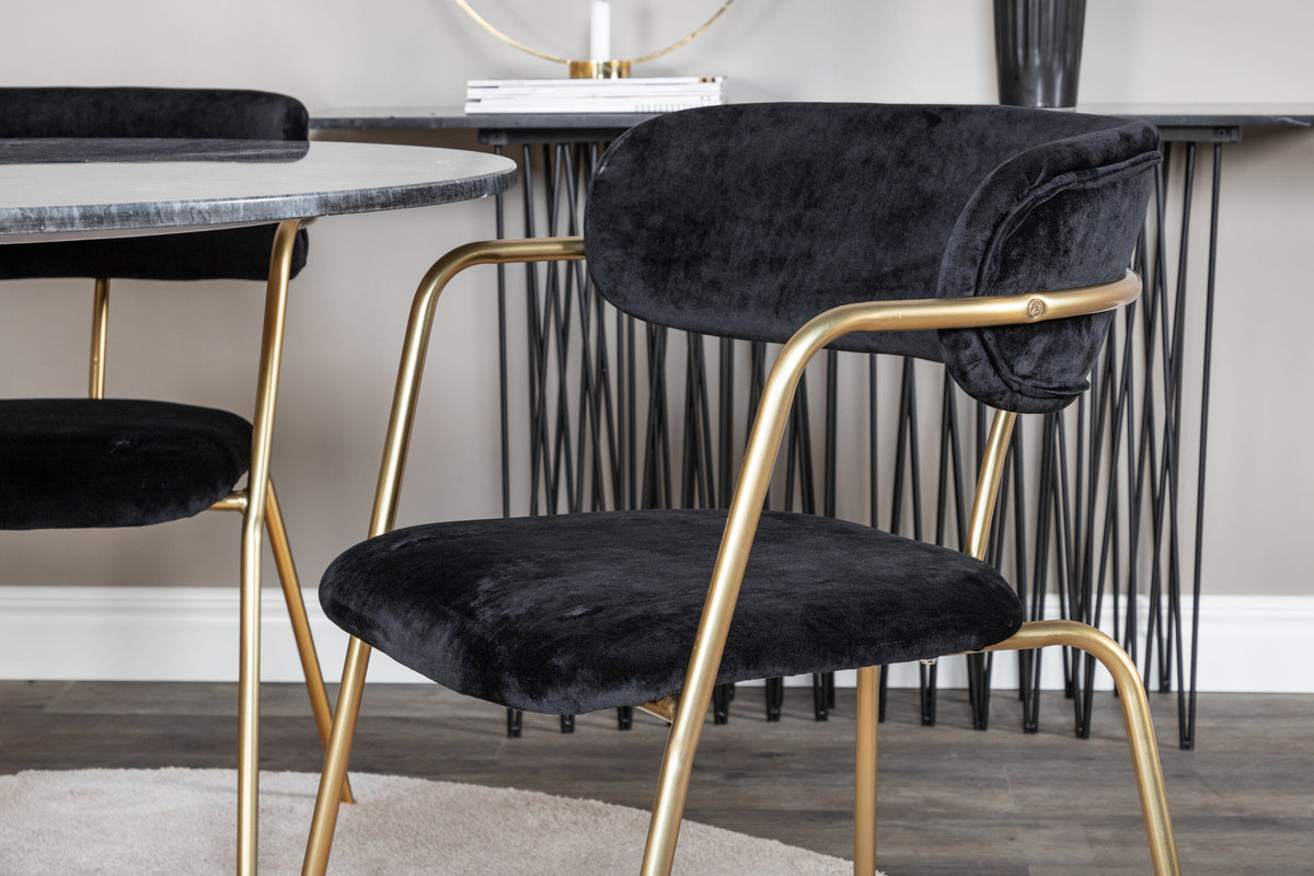 Estelle Esstisch mit Arrow-Stühlen in Schwarz präsentiert im Onlineshop von KAQTU Design AG. Esszimmerset ist von Venture Home