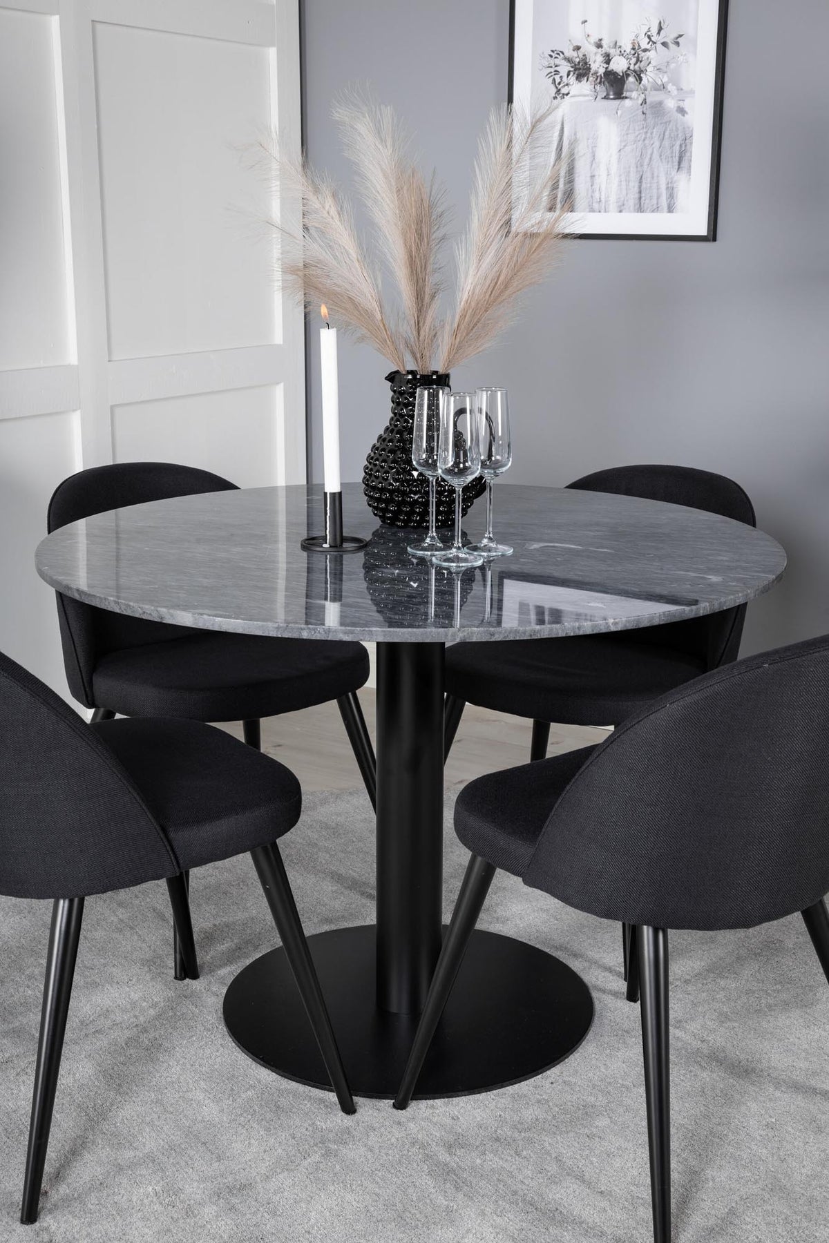 Estelle Esszimmerset + Velvet ⌀106cm/4St. in Schwarz präsentiert im Onlineshop von KAQTU Design AG. Esszimmerset ist von Venture Home