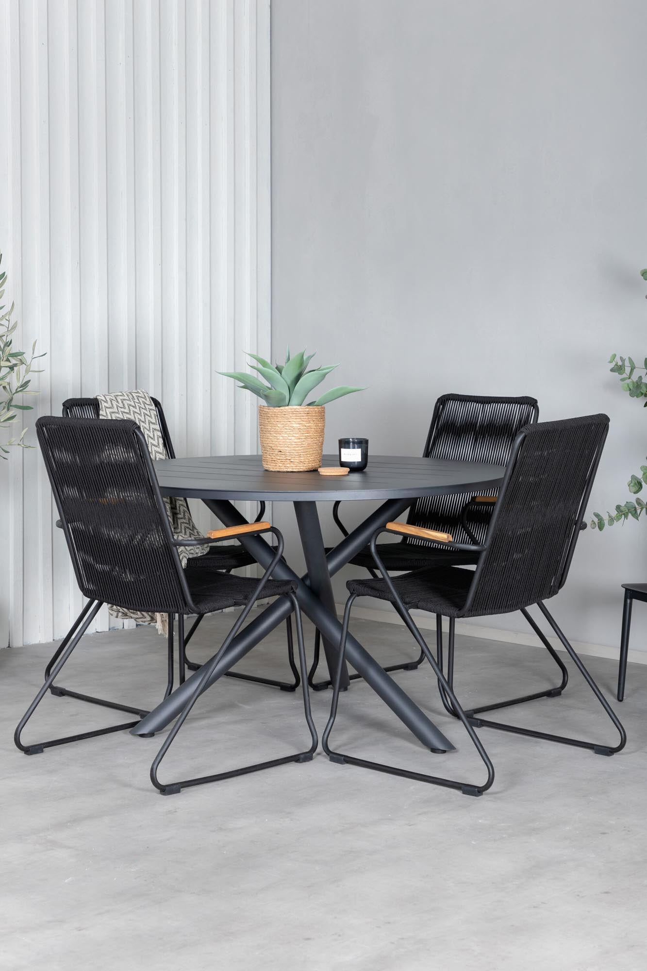 Elegantes Alma Tischset: Perfekt für stilvolle Outdoor-Dinner.