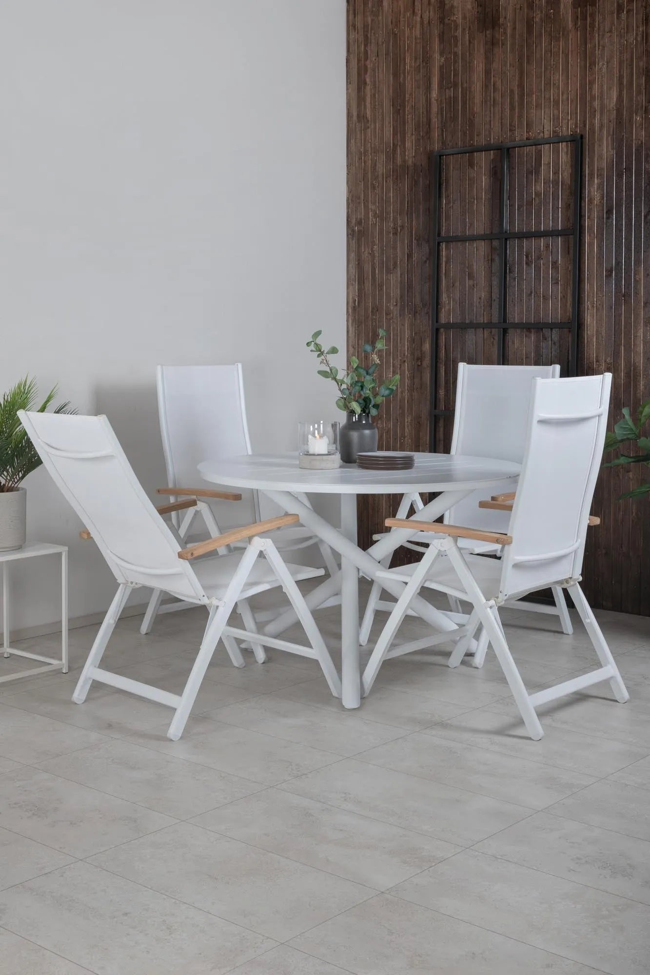 Elegantes Alma Set: Perfekte Wahl für entspannte Gartenmomente.