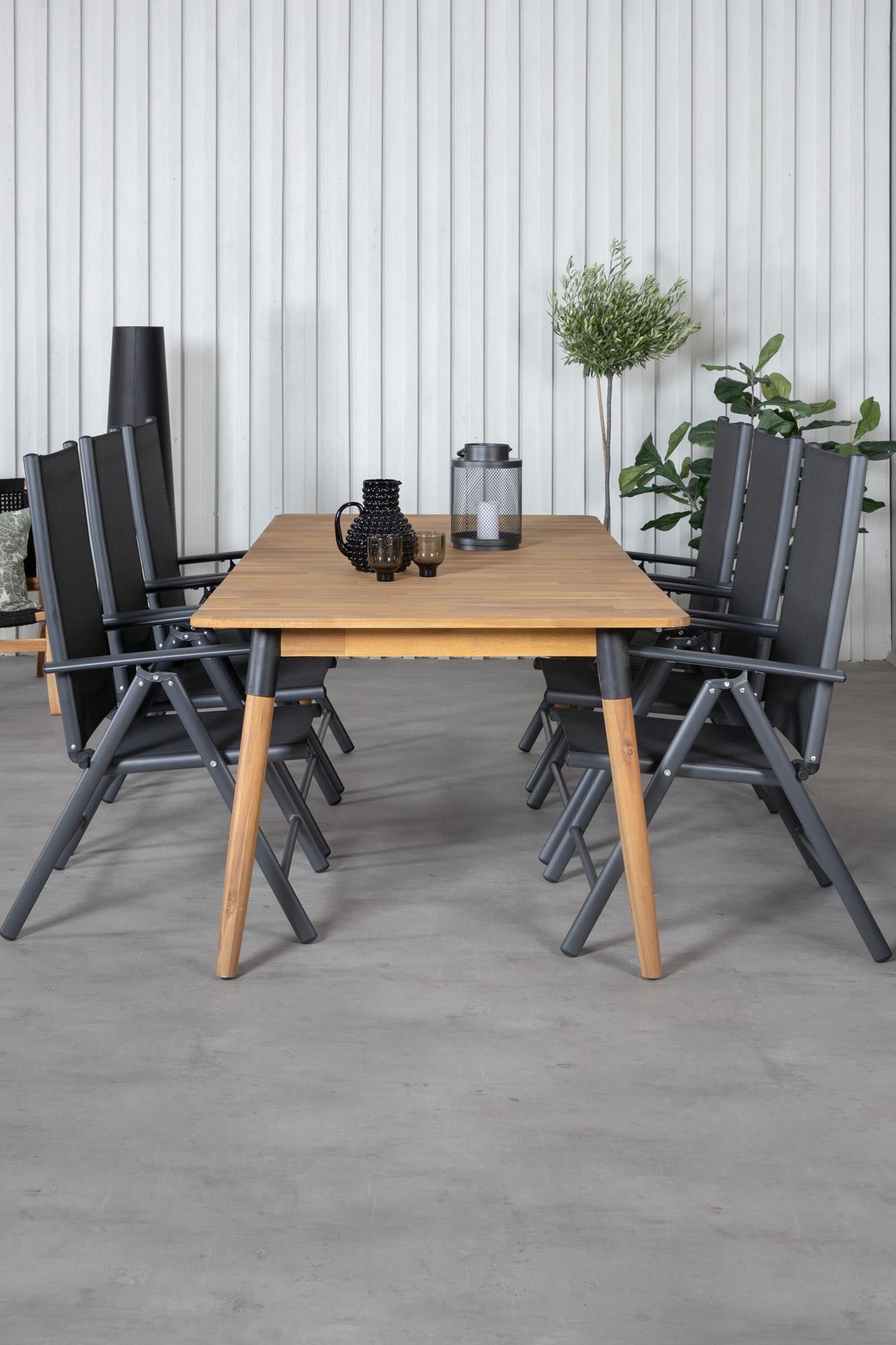 Julian Outdoor-Tischset + Break 210cm/6St. in Schwarz präsentiert im Onlineshop von KAQTU Design AG. Gartentischset ist von Venture Home