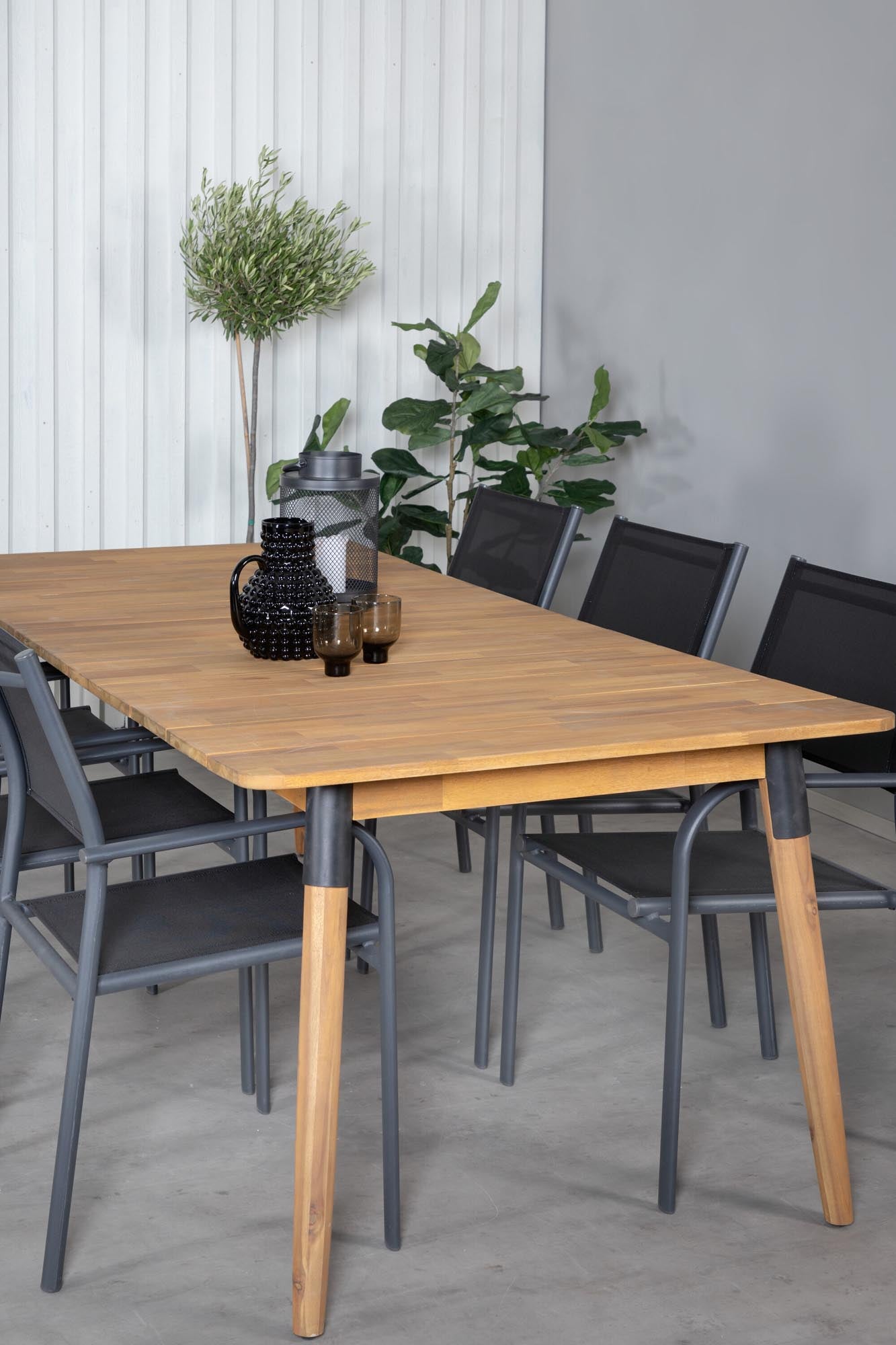 Julian Outdoor-Tischset + Santorini 210cm/6St. in Schwarz präsentiert im Onlineshop von KAQTU Design AG. Gartentischset ist von Venture Home