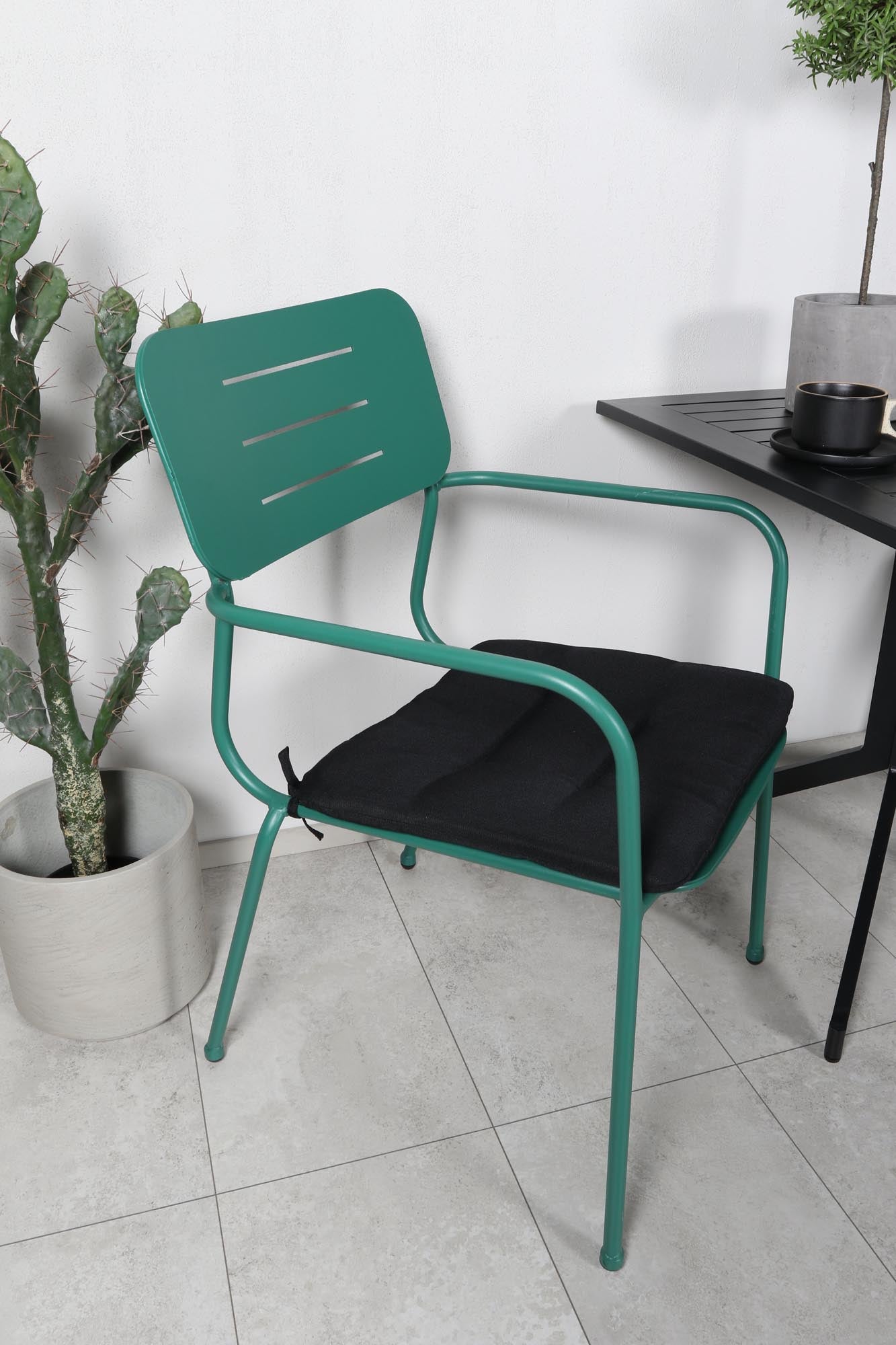 Way Outdoor-Tischset + Nicke 70cm/2St. in Grün präsentiert im Onlineshop von KAQTU Design AG. Gartentischset ist von Venture Home
