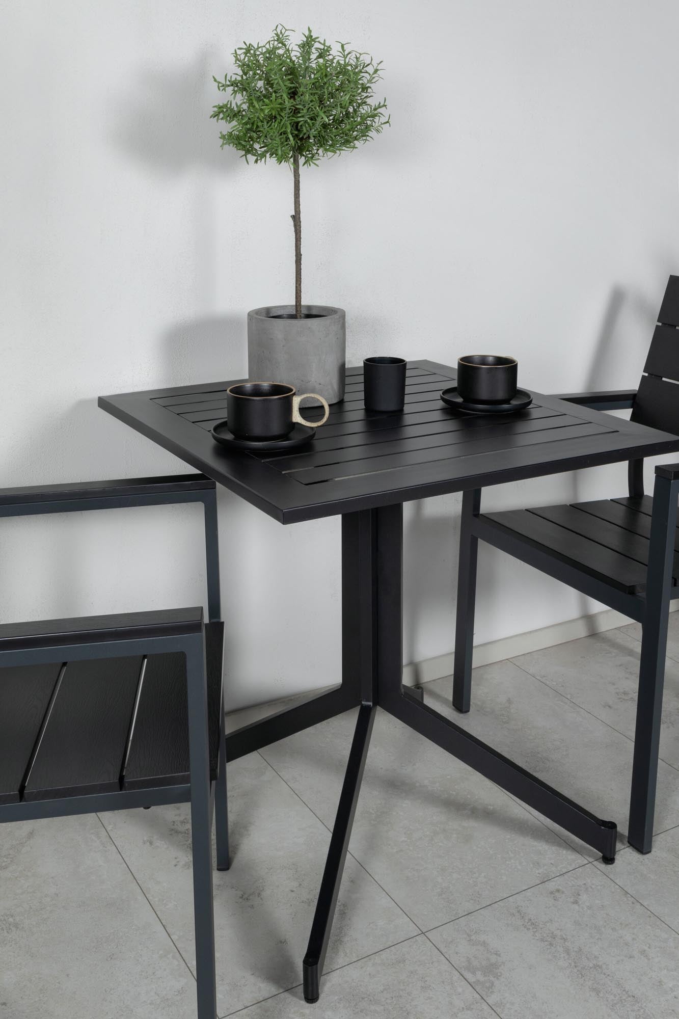 Way Outdoor-Tischset + Levels 70cm/2St. in Schwarz präsentiert im Onlineshop von KAQTU Design AG. Gartentischset ist von Venture Home