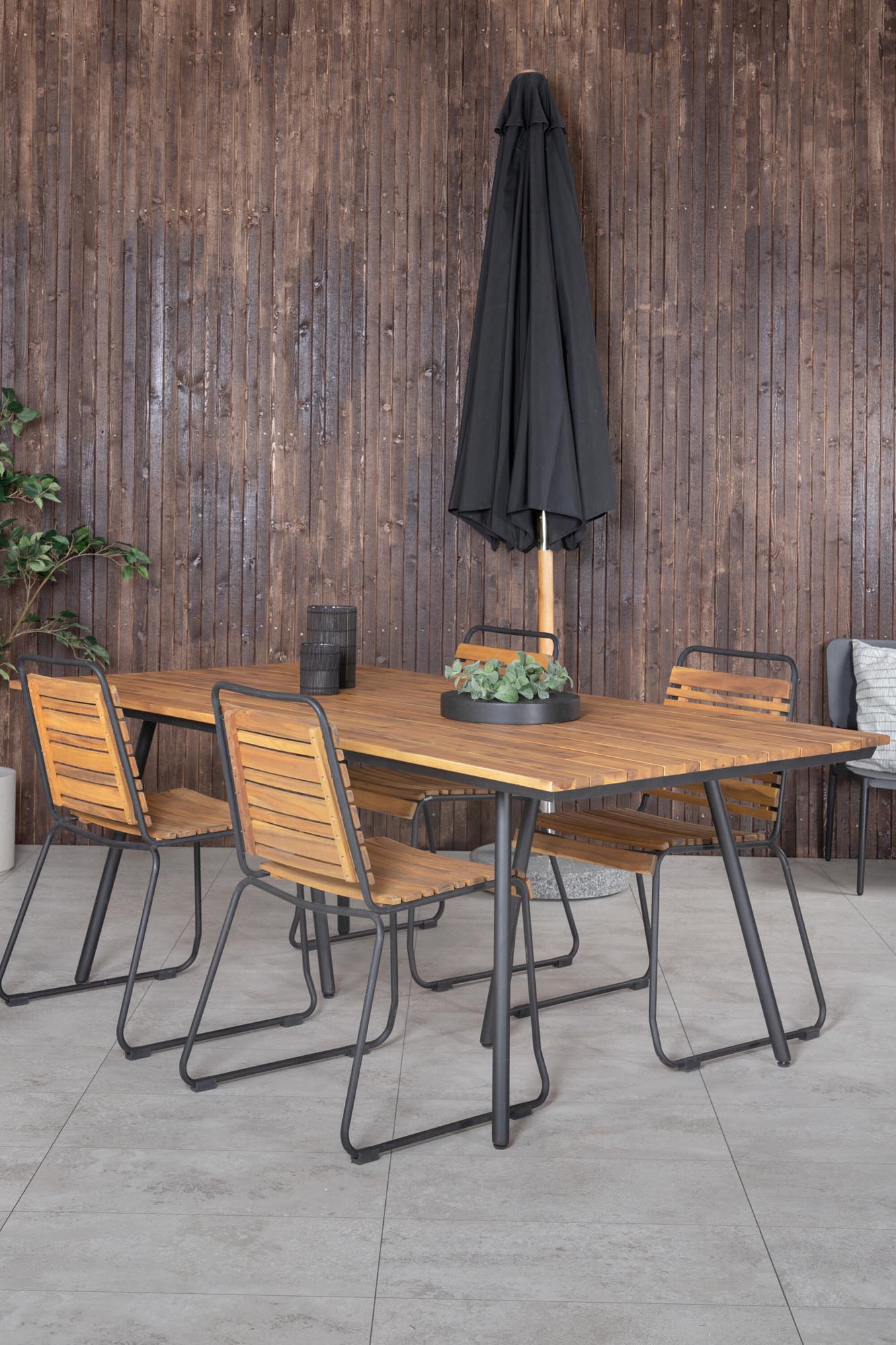 Chan Outdoor-Tischset + Bois 200cm/4St. in Schwarz präsentiert im Onlineshop von KAQTU Design AG. Gartentischset ist von Venture Home