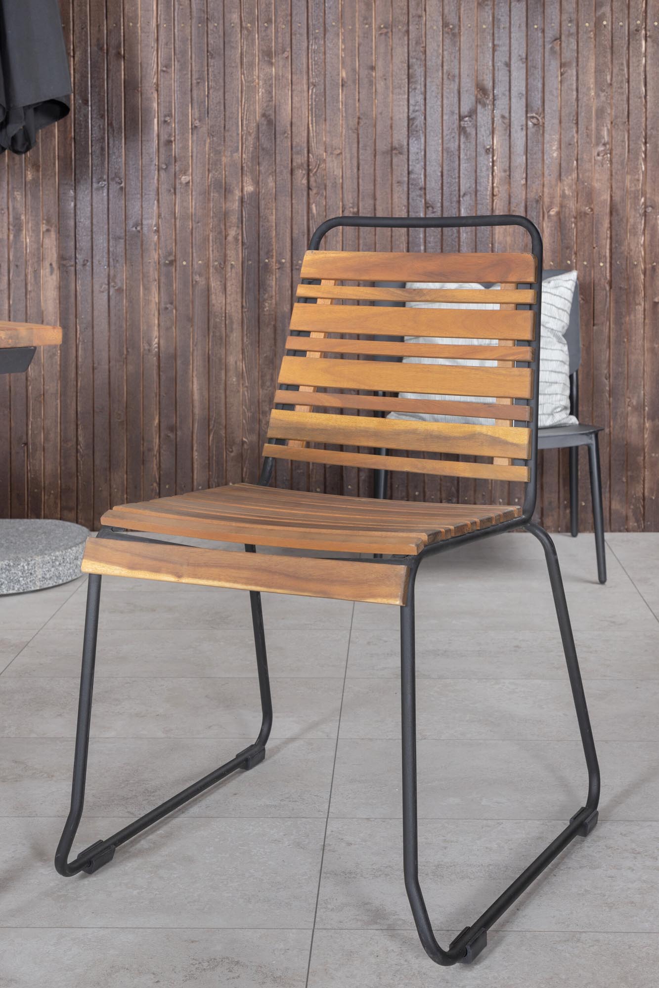 Chan Outdoor-Tischset + Bois 200cm/4St. in Schwarz präsentiert im Onlineshop von KAQTU Design AG. Gartentischset ist von Venture Home
