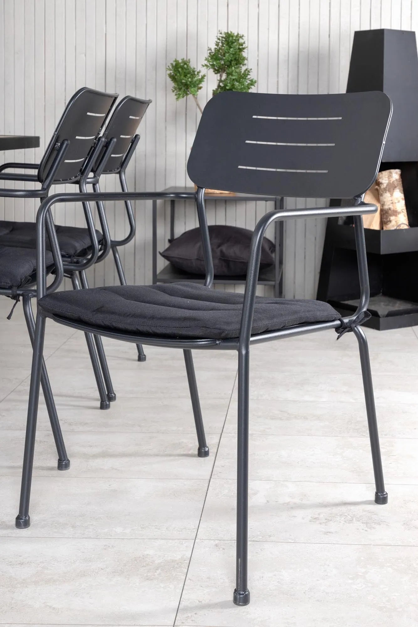 Robustes Khung Tischset 200cm für 6 Personen von Venture Home.
