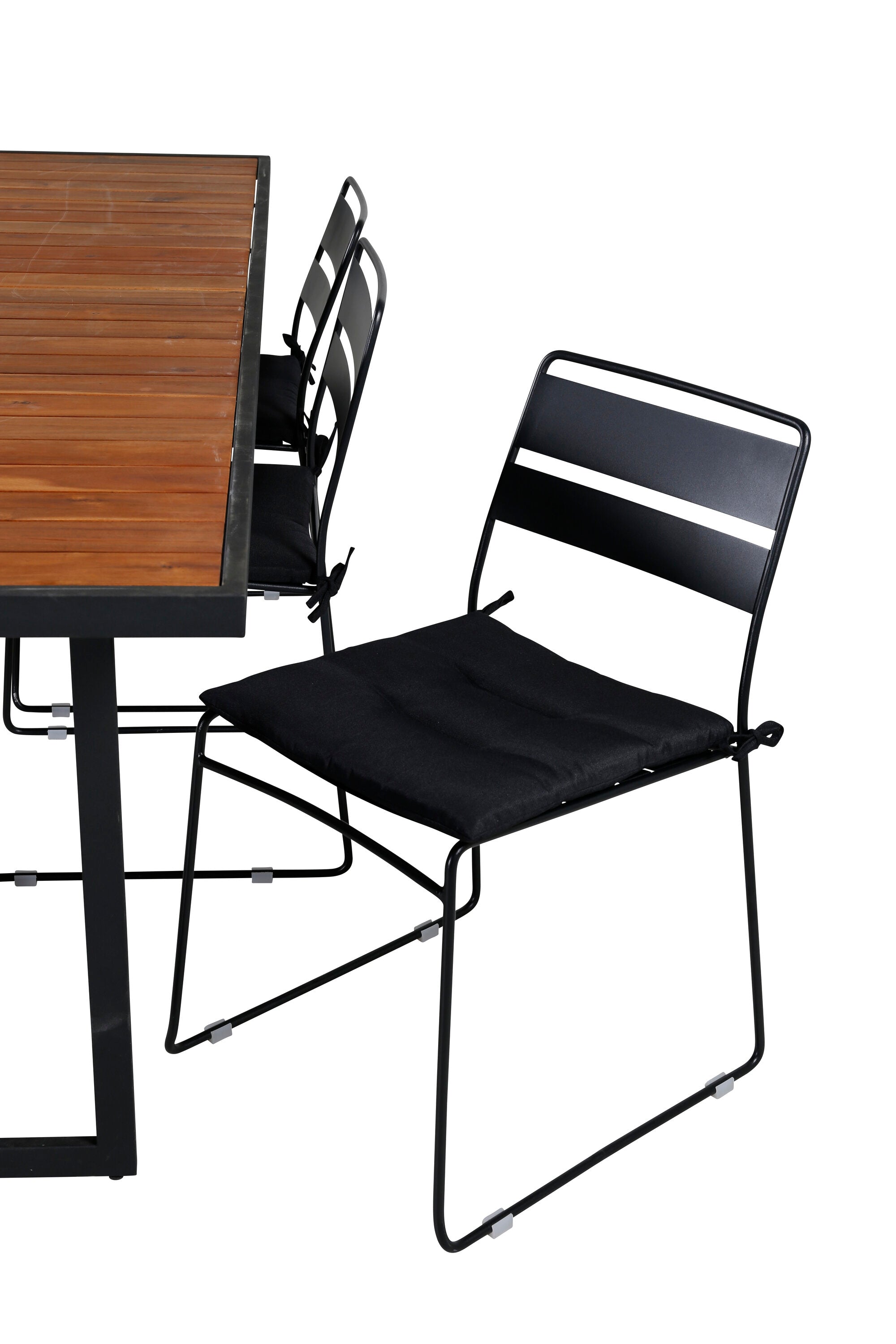 Elegantes Gartenset aus robustem Acacia-Holz, ideal für stilvolle Outdoor-Dinner mit ergonomischen Stühlen.
