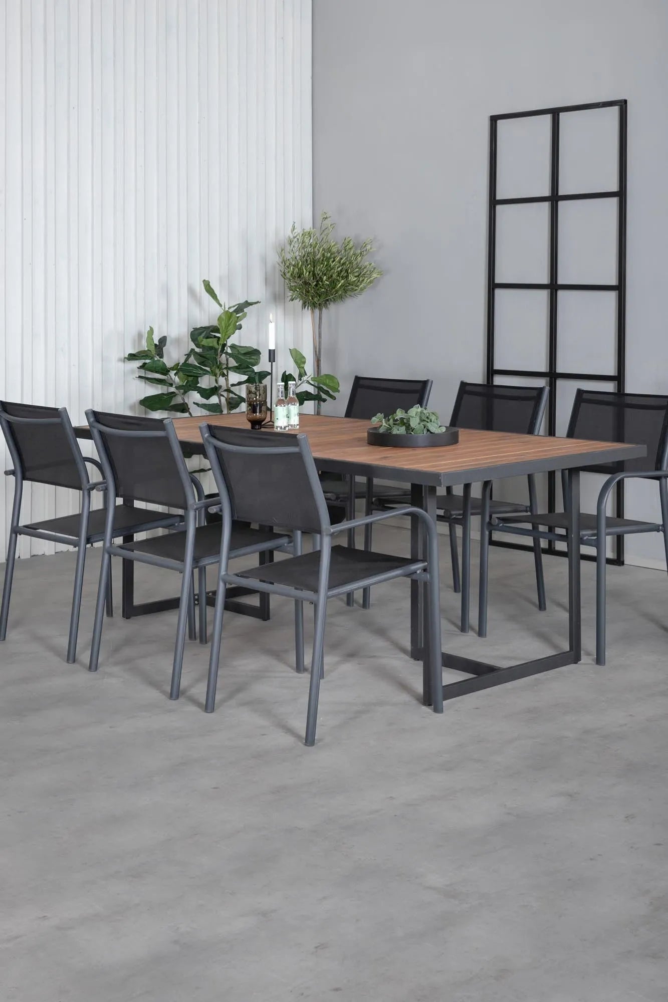 Robustes Khung Tischset 200cm: Perfekt für gesellige Outdoor-Abende.