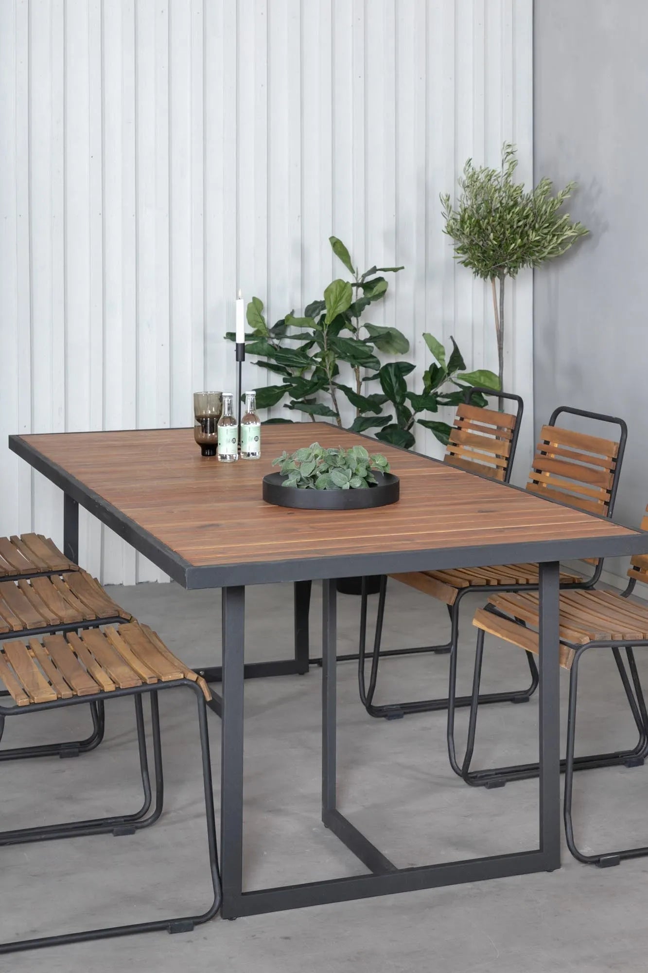 Stilvolles Khung Tischset: Perfekte Wahl für Ihren Gartenbereich.