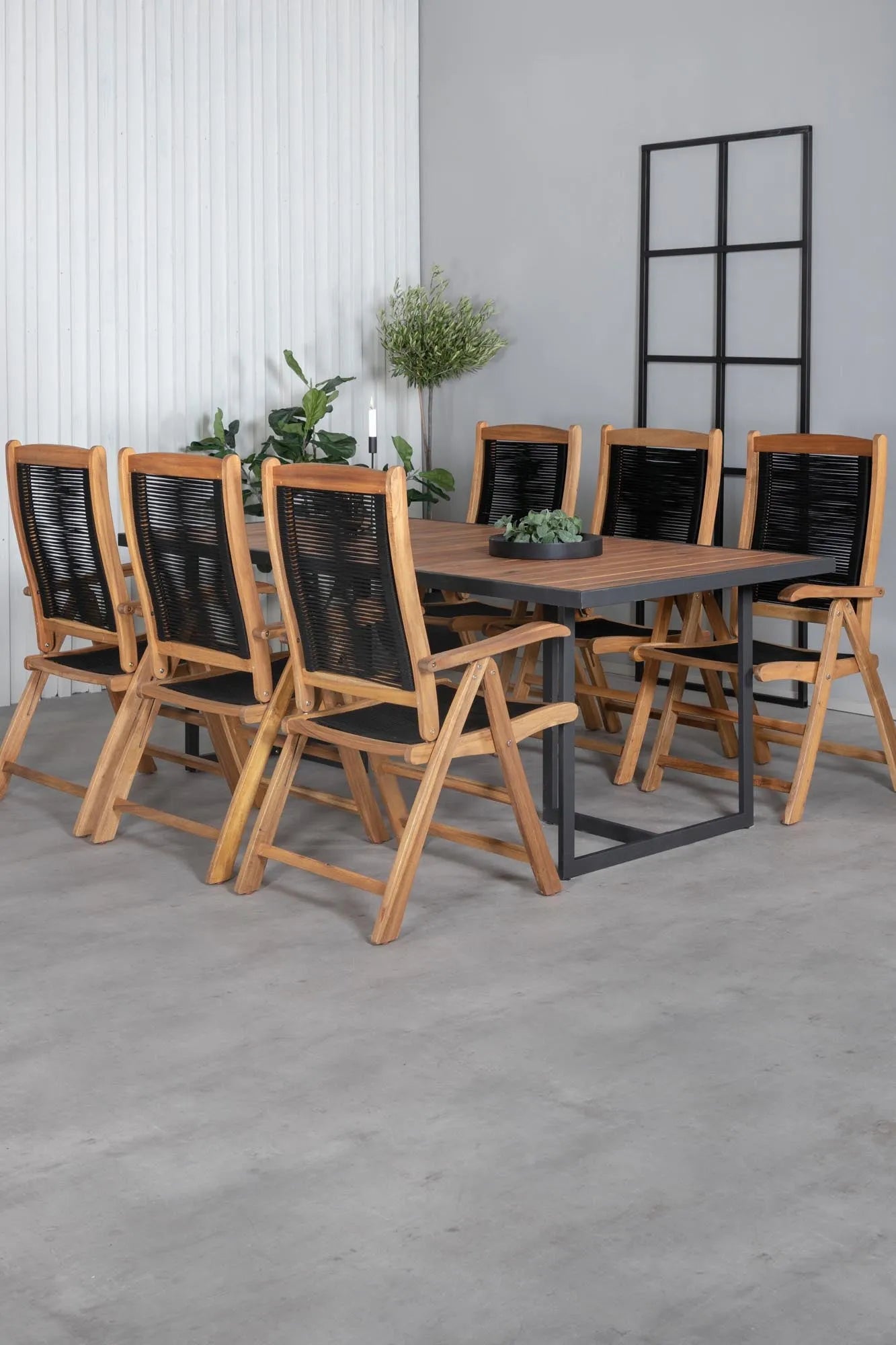 Robustes Khung Tischset 200cm: Perfekt für gesellige Sommerabende.
