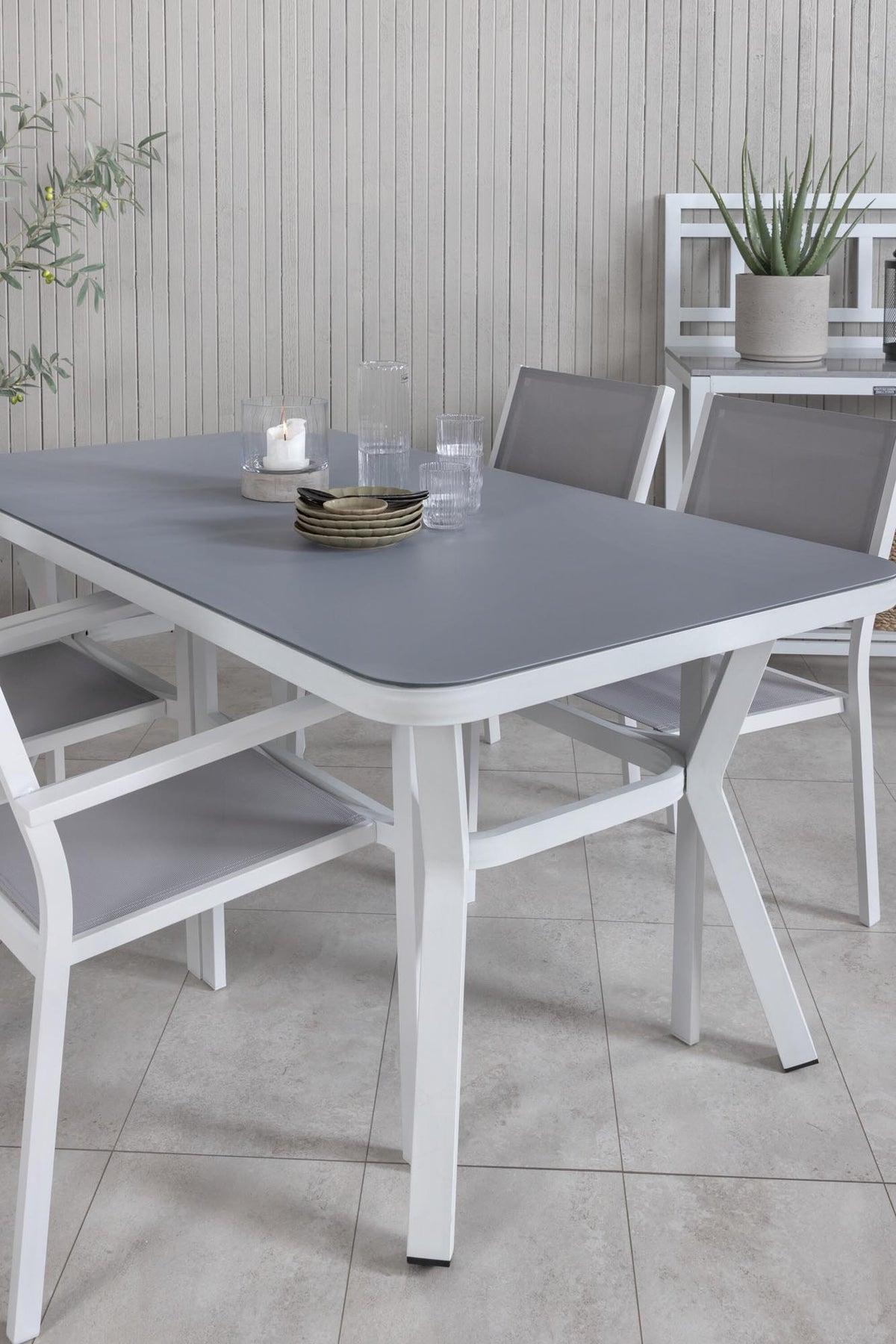Virya Outdoor-Tischset + Copacabana 160cm/4St. in Grau präsentiert im Onlineshop von KAQTU Design AG. Gartentischset ist von Venture Home