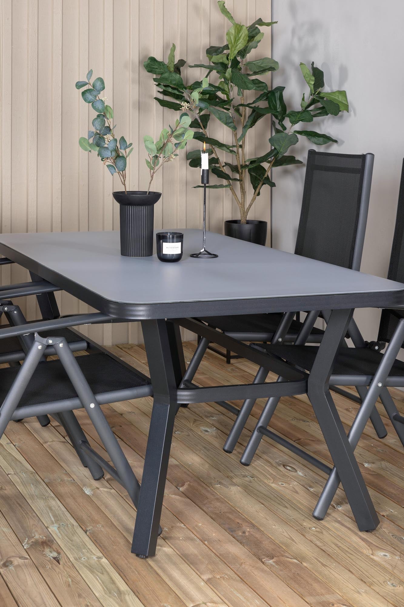 Virya Outdoor-Tischset + Break 160cm/4St. in Schwarz präsentiert im Onlineshop von KAQTU Design AG. Gartentischset ist von Venture Home
