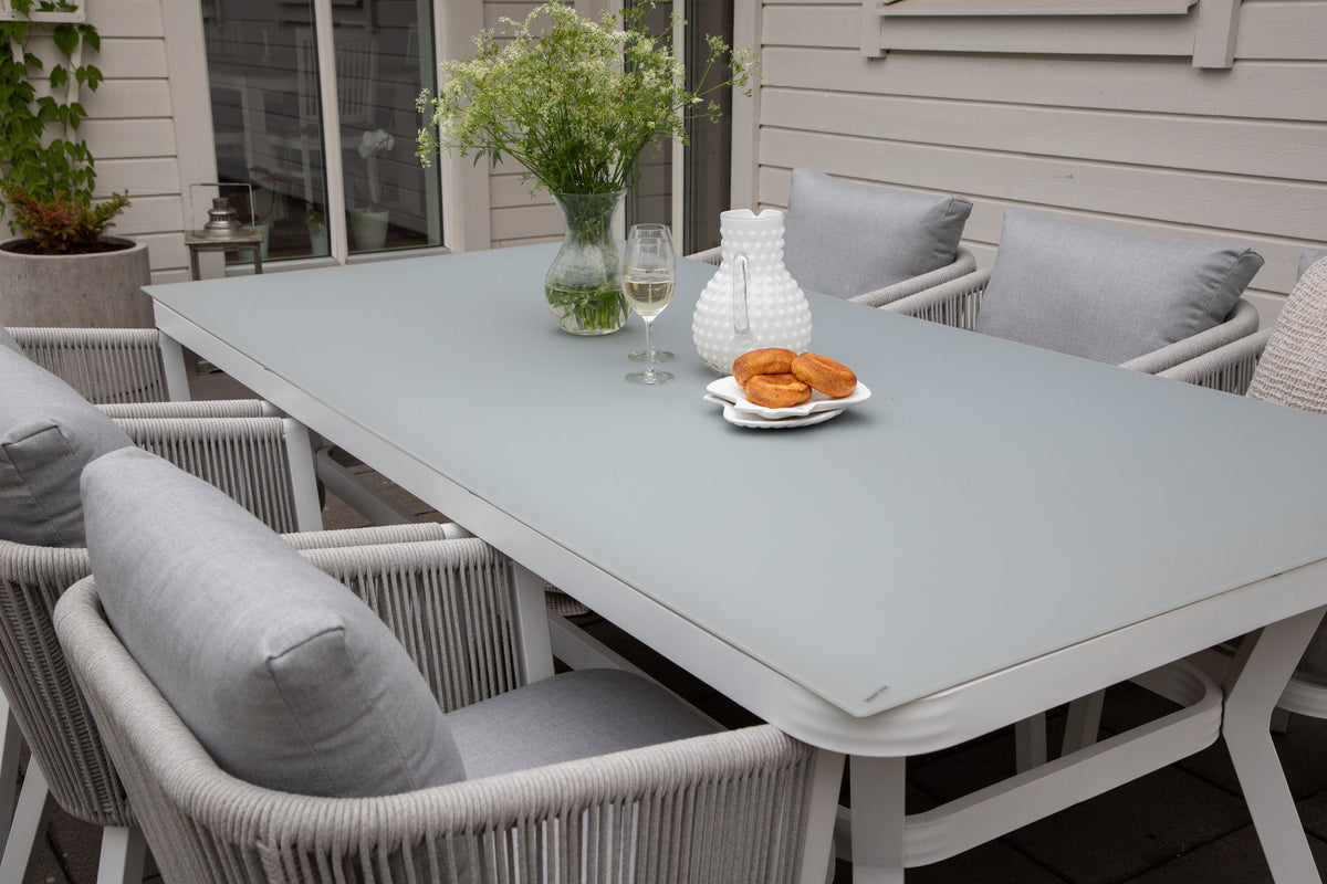Virya Outdoor-Tischset 200cm/6St. in Grau weiss präsentiert im Onlineshop von KAQTU Design AG. Gartentischset ist von Venture Home