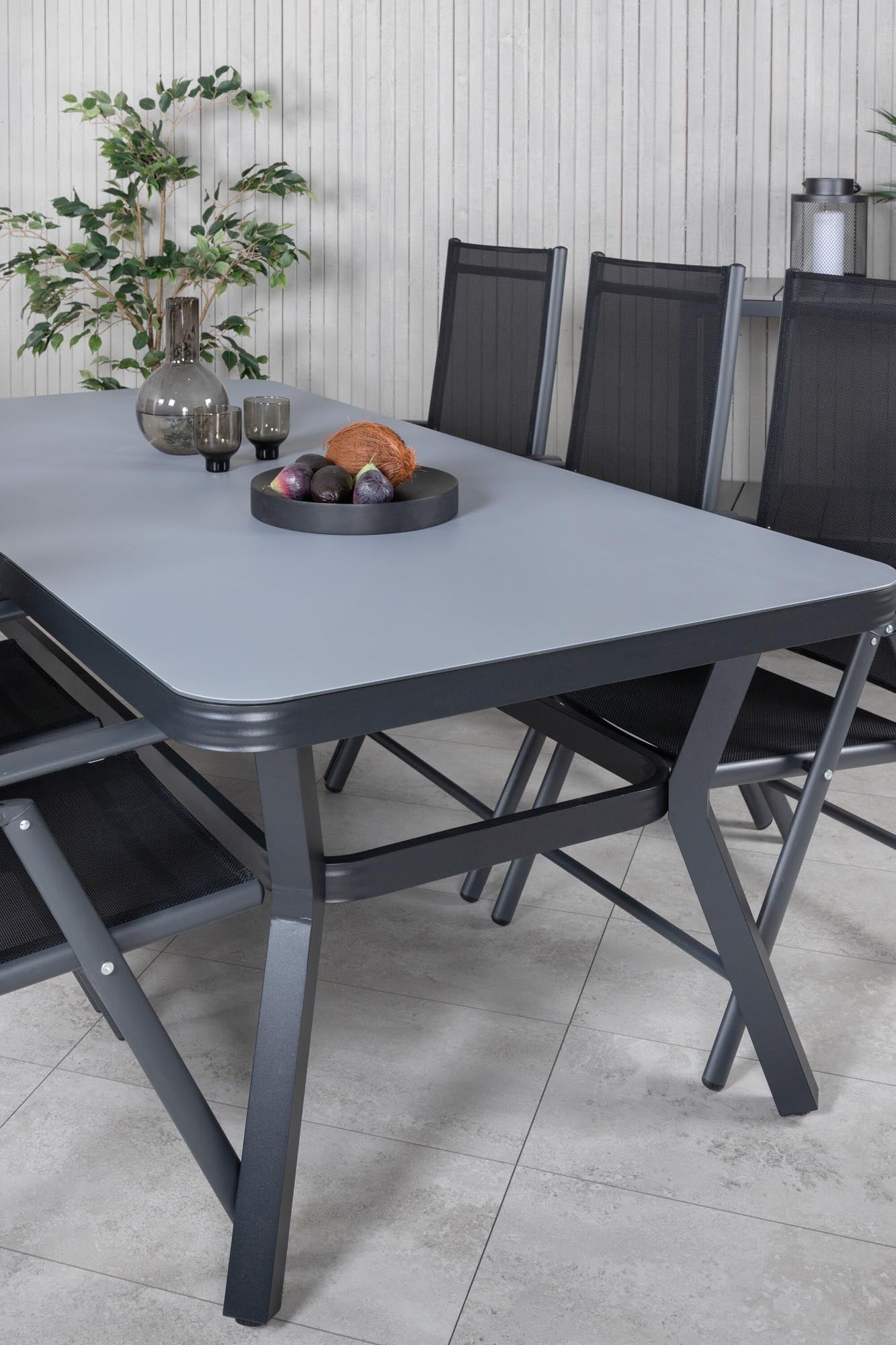 Virya Outdoor-Tischset + Break 200cm/6St. in Schwarz präsentiert im Onlineshop von KAQTU Design AG. Gartentischset ist von Venture Home