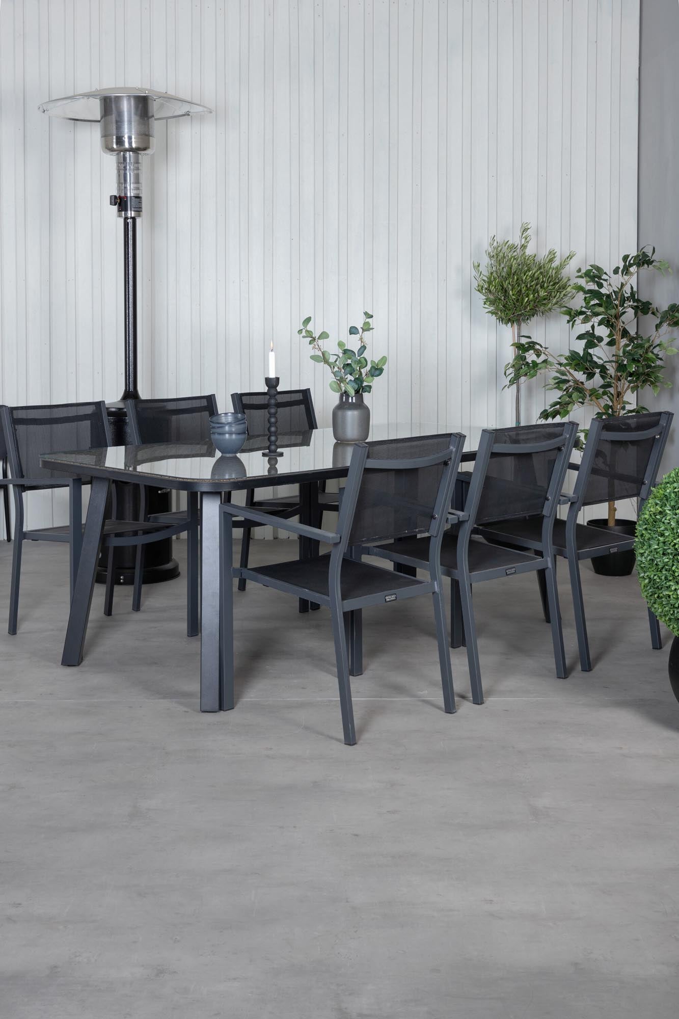 Paola Outdoor-Tischset + Copacabana 200cm/6St. in Schwarz präsentiert im Onlineshop von KAQTU Design AG. Gartentischset ist von Venture Home