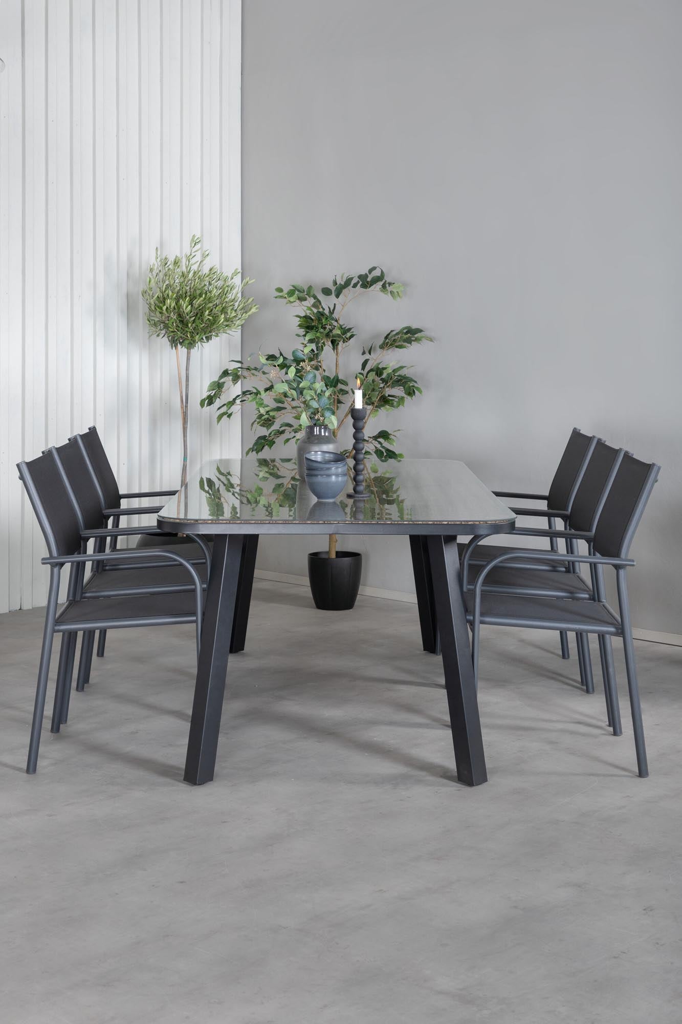 Paola Outdoor-Tischset + Santorini 200cm/6St. in Schwarz präsentiert im Onlineshop von KAQTU Design AG. Gartentischset ist von Venture Home