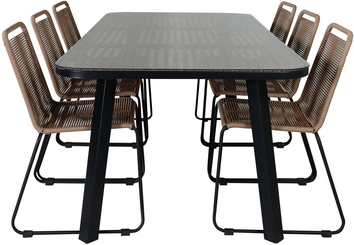 Gartentischset Paola mit schwarzem Stahlgestell und Weidengeflecht-Tischplatte sowie sechs stapelbaren Lindos-Stühlen aus schwarzem Aluminium und Polyesterseil.