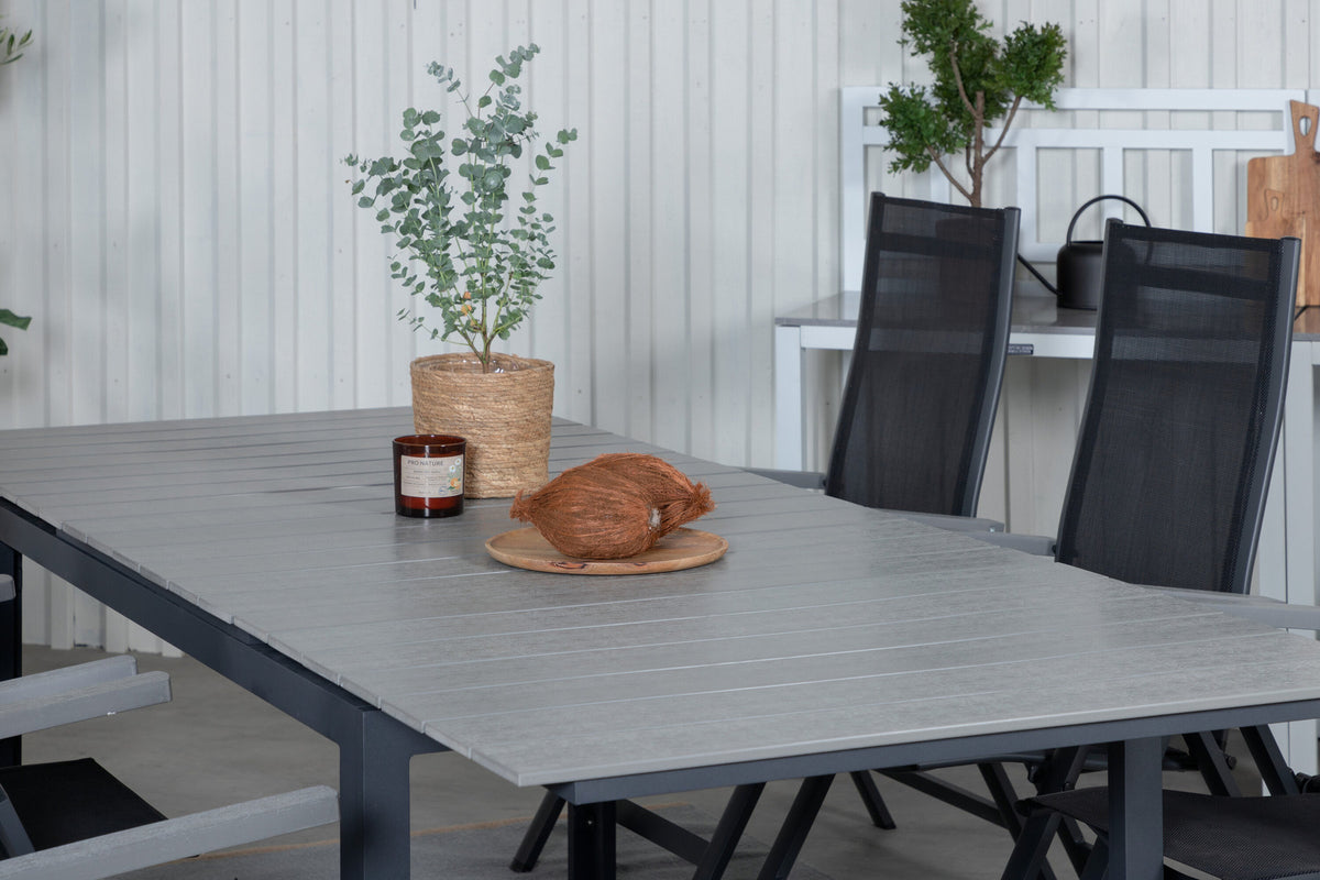 Levels Outdoor-Tischset ausziehbar + Albany 160cm/6St. in Schwarz präsentiert im Onlineshop von KAQTU Design AG. Gartentischset ist von Venture Home