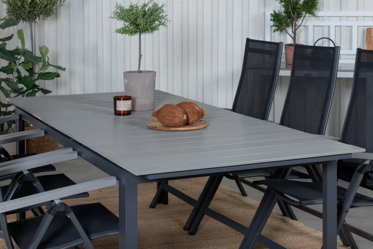 Schwarzes Gartentischset aus Aluminium und Aintwood: rechteckiger Esstisch mit grauer Tischplatte und zwei Positionsstühle, pulverbeschichtet.