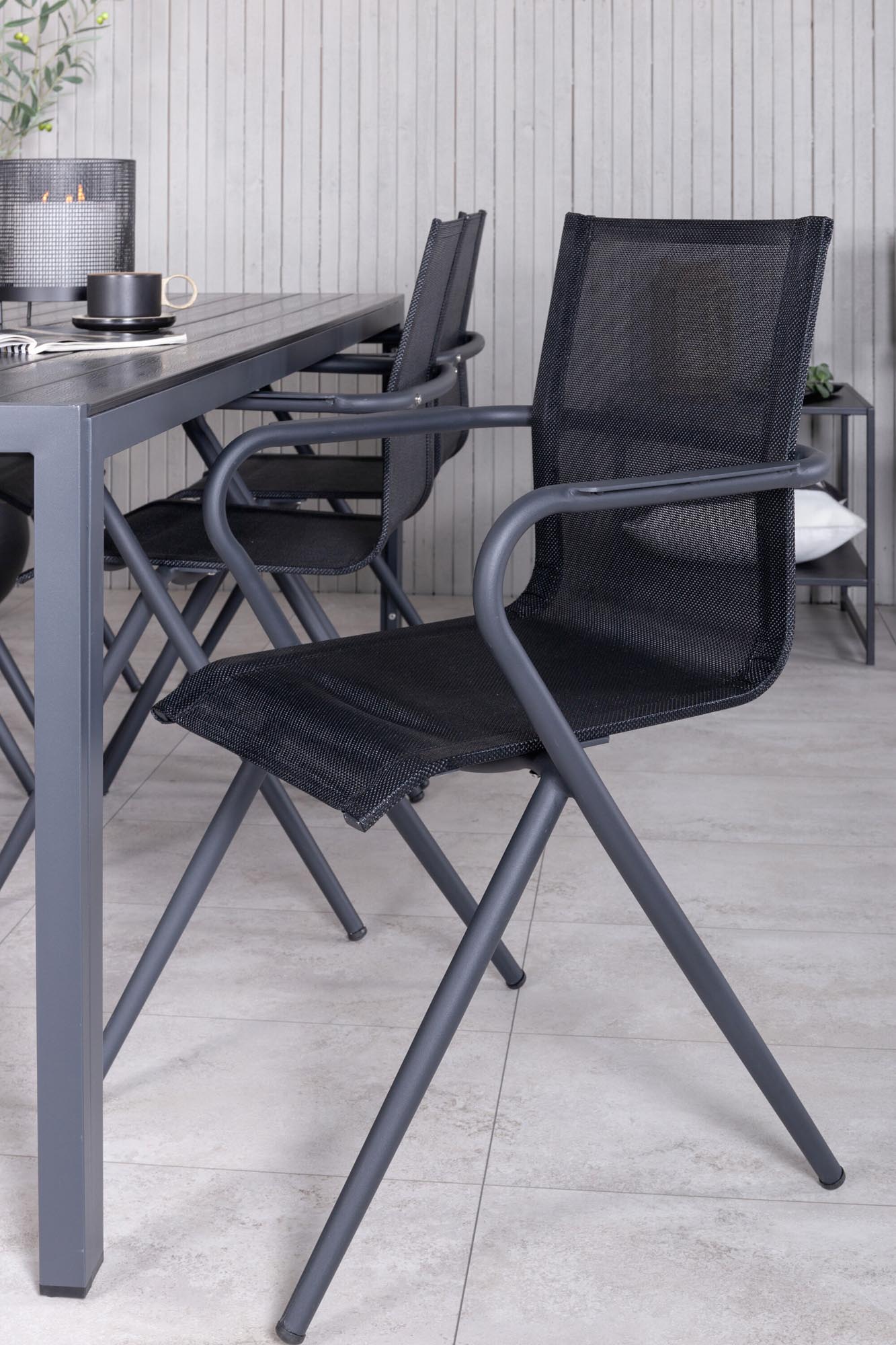 Break Outdoor-Tischset + Alina 205cm/6St. in Schwarz präsentiert im Onlineshop von KAQTU Design AG. Gartentischset ist von Venture Home