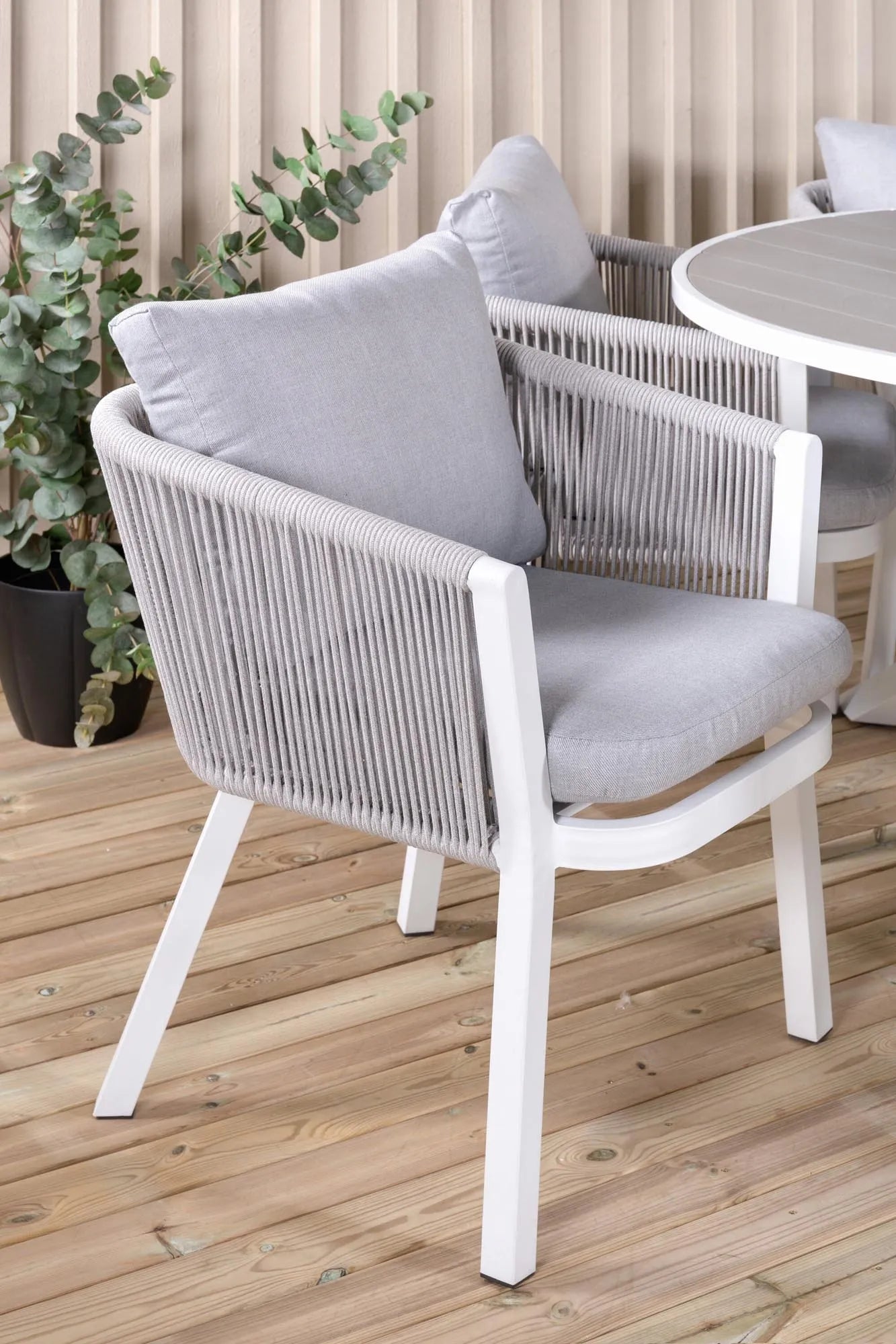 Stilvolles Parma Set für 6, ideal für gesellige Outdoor-Abende.