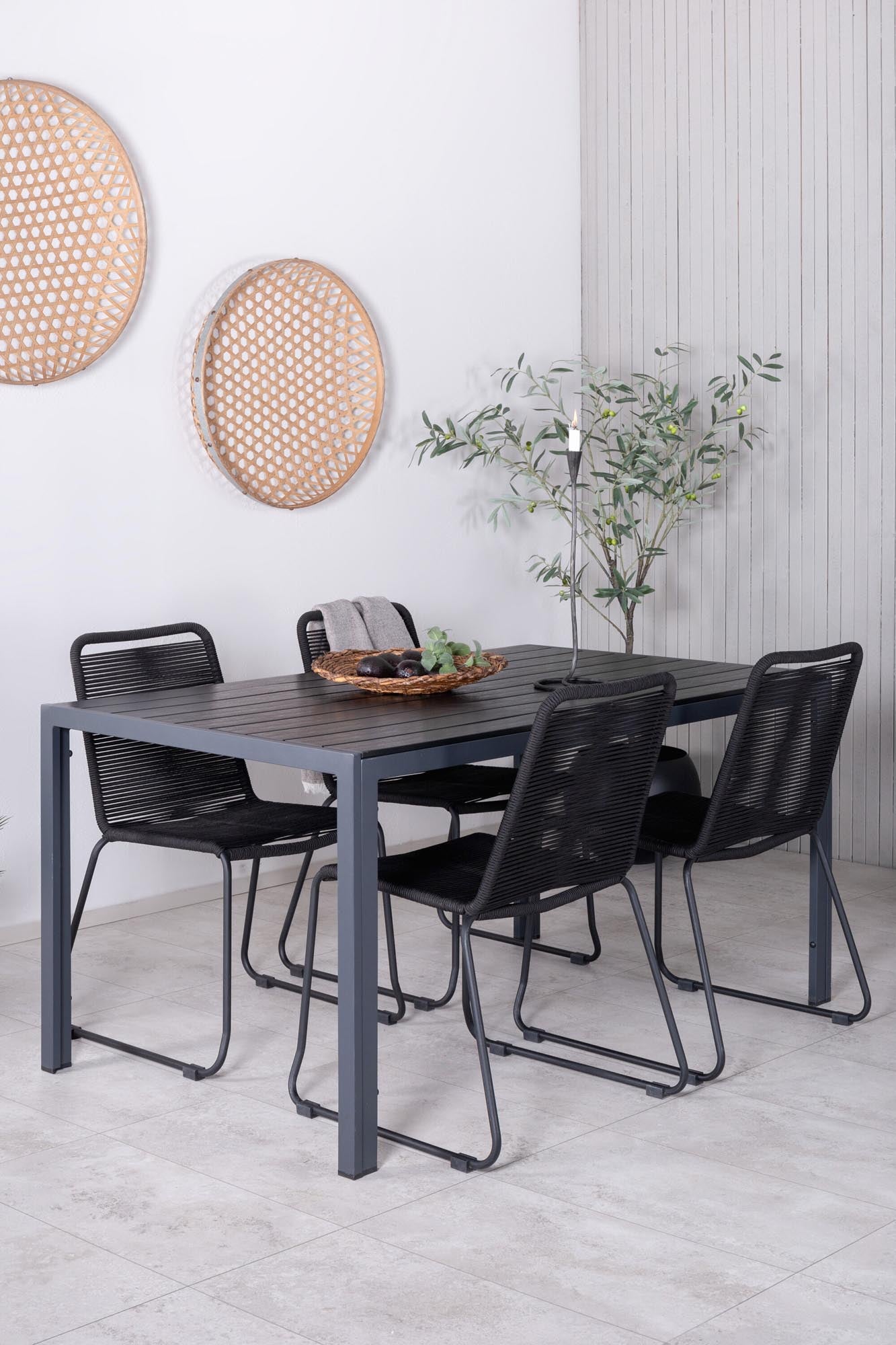 Break Outdoor-Tischset + Lindos Stack 150cm/4St. in Schwarz präsentiert im Onlineshop von KAQTU Design AG. Gartentischset ist von Venture Home
