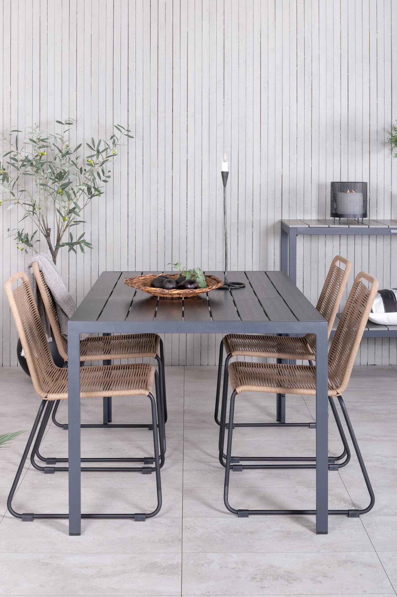 Break Outdoor-Tischset + Lindos Stack 150cm/4St. in Schwarz Braun präsentiert im Onlineshop von KAQTU Design AG. Gartentischset ist von Venture Home