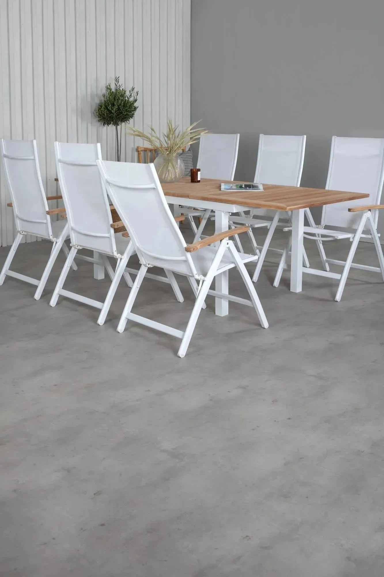 Elegantes Panama Tischset: Perfekte Outdoor-Lösung von Venture Home.