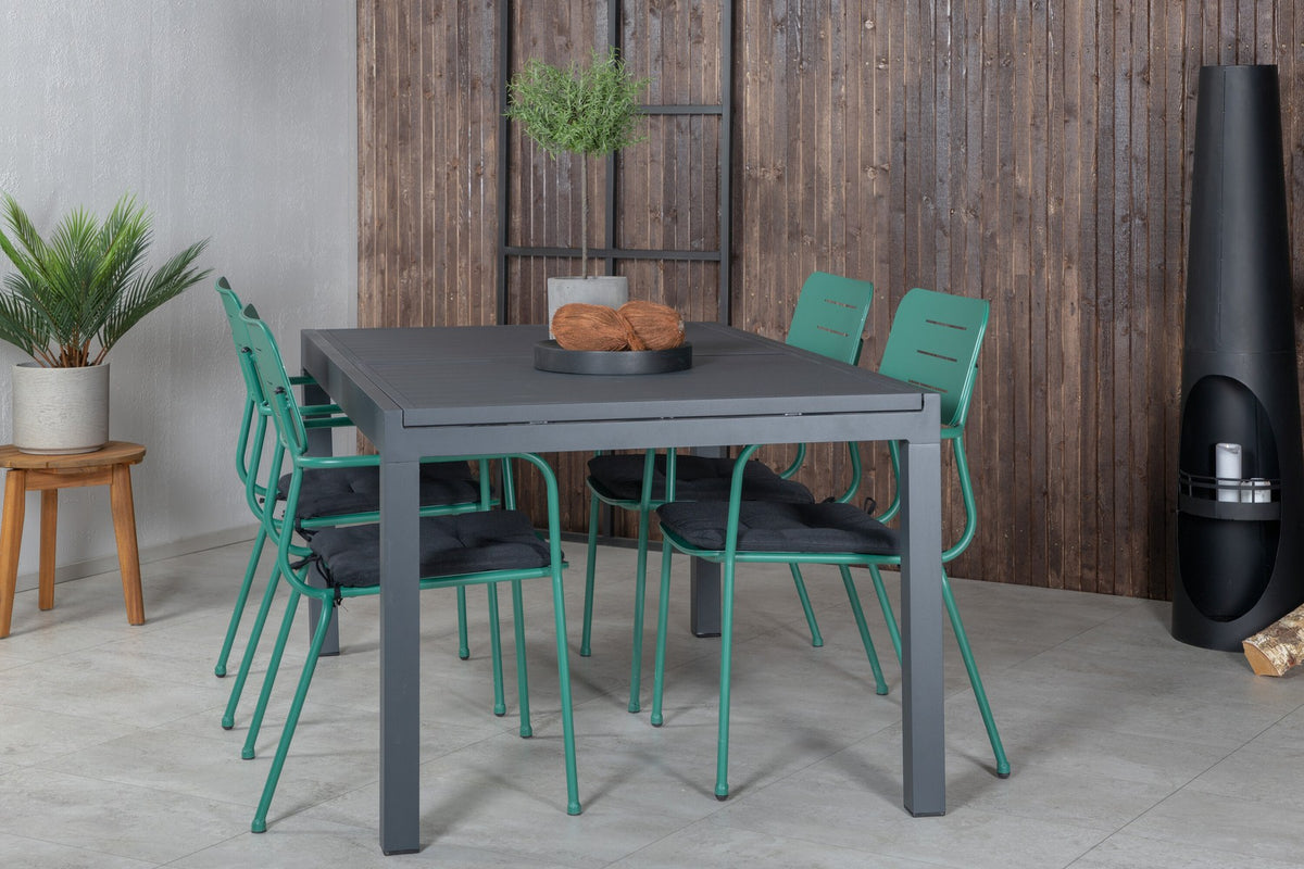 Gartentischset aus Aluminium: schwarzer, ausziehbarer Esstisch 160x100 cm und zwei grüne, stapelbare Aluminiumstühle mit Polyesterbezug.