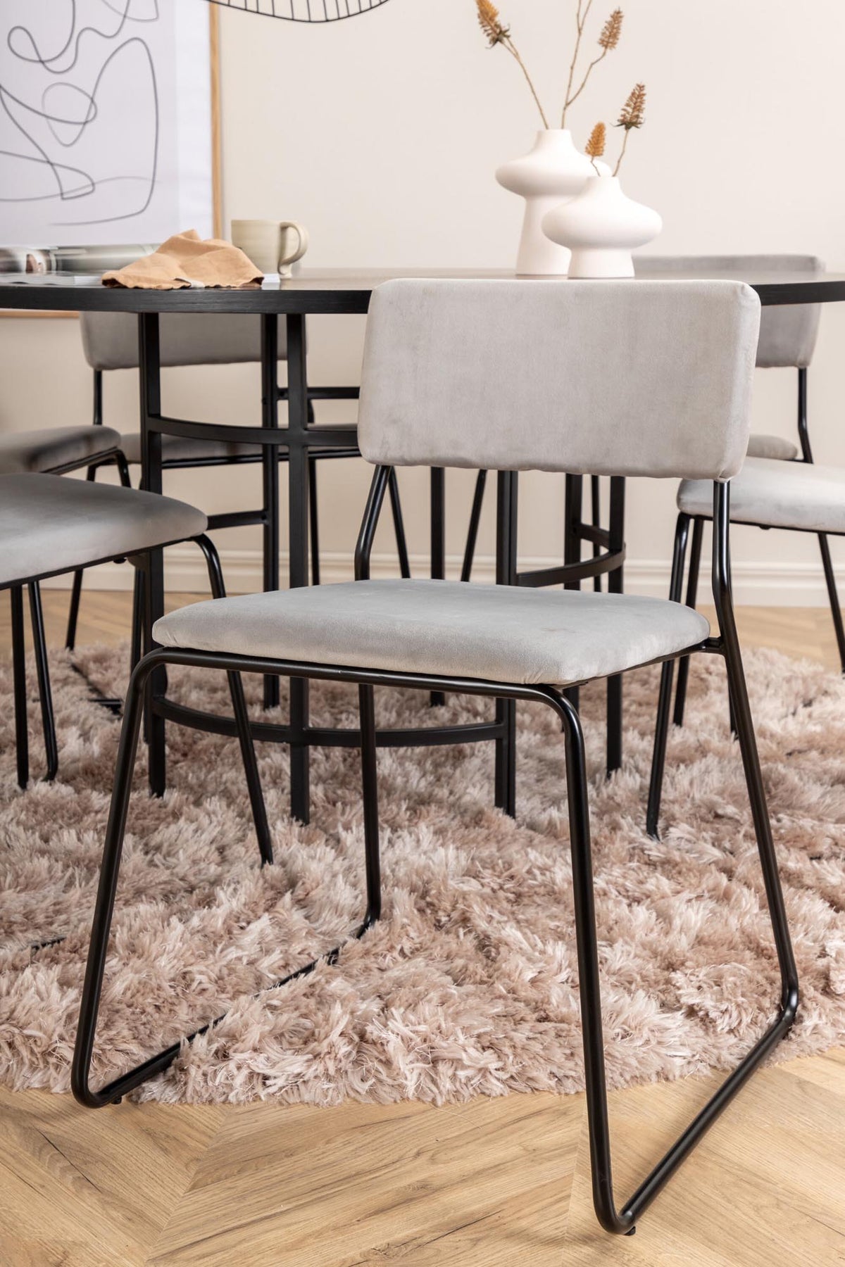 Esszimmerset Copenhagen + Kenth ⌀140cm/6St. in Schwarz präsentiert im Onlineshop von KAQTU Design AG. Esszimmerset ist von Venture Home