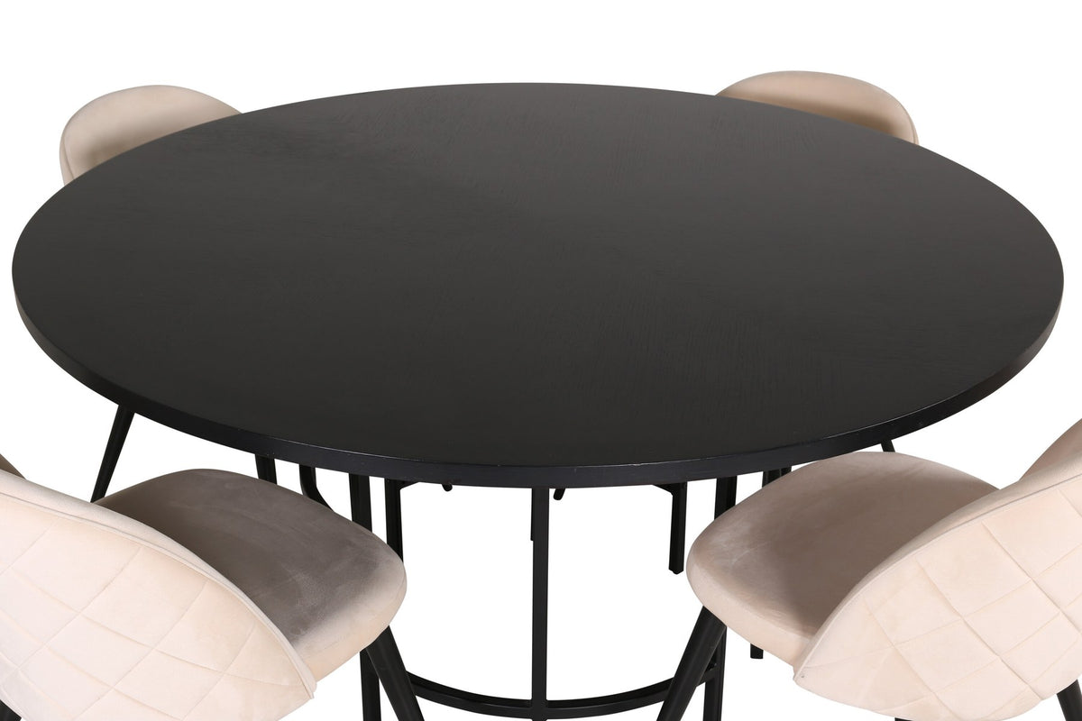 Esstisch Copenhagen mit brauner MDF-Furnier-Platte, Stahlbeinen und cremefarbenen Velvet-Stühlen mit schwarzem, pulverbeschichtetem Gestell.