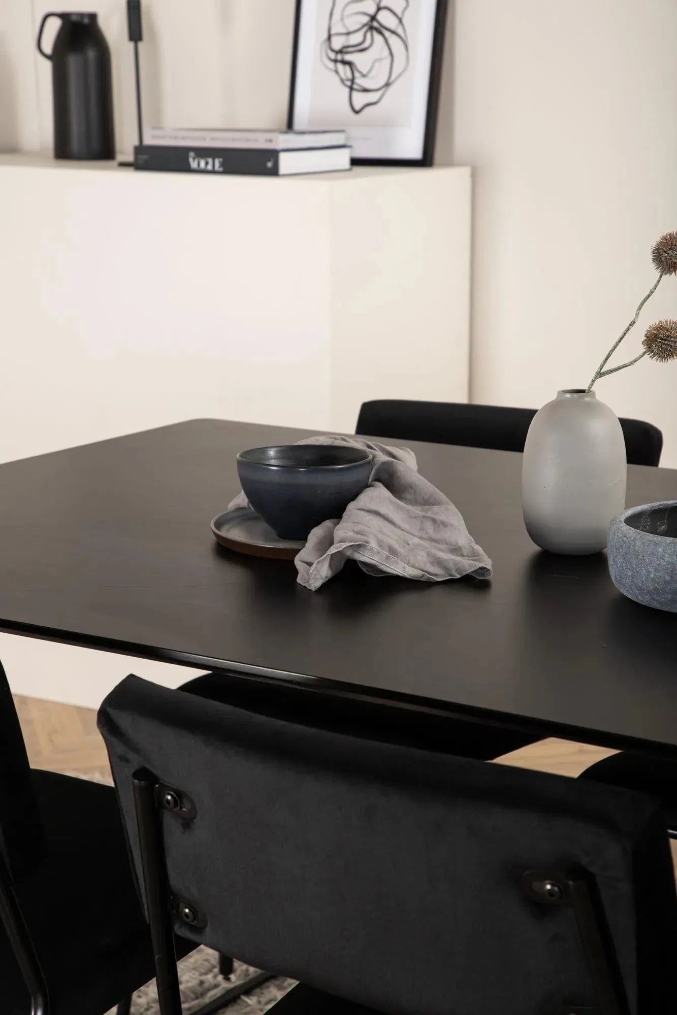 Elegantes Esszimmerset: Perfekte Harmonie aus Stil und Komfort.
