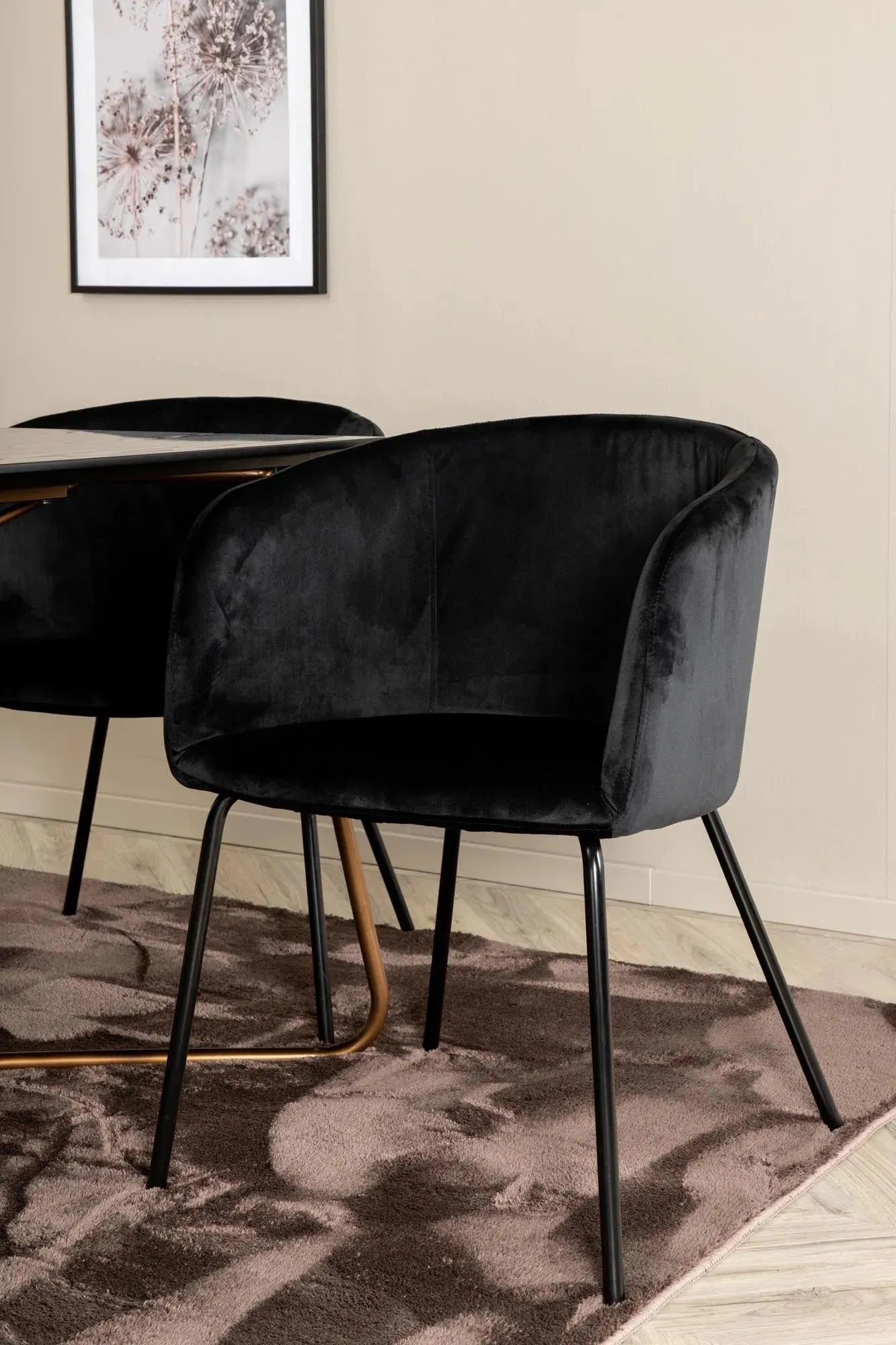 Elegantes Petra Esszimmerset 190cm mit 6 Stühlen von Venture Home.