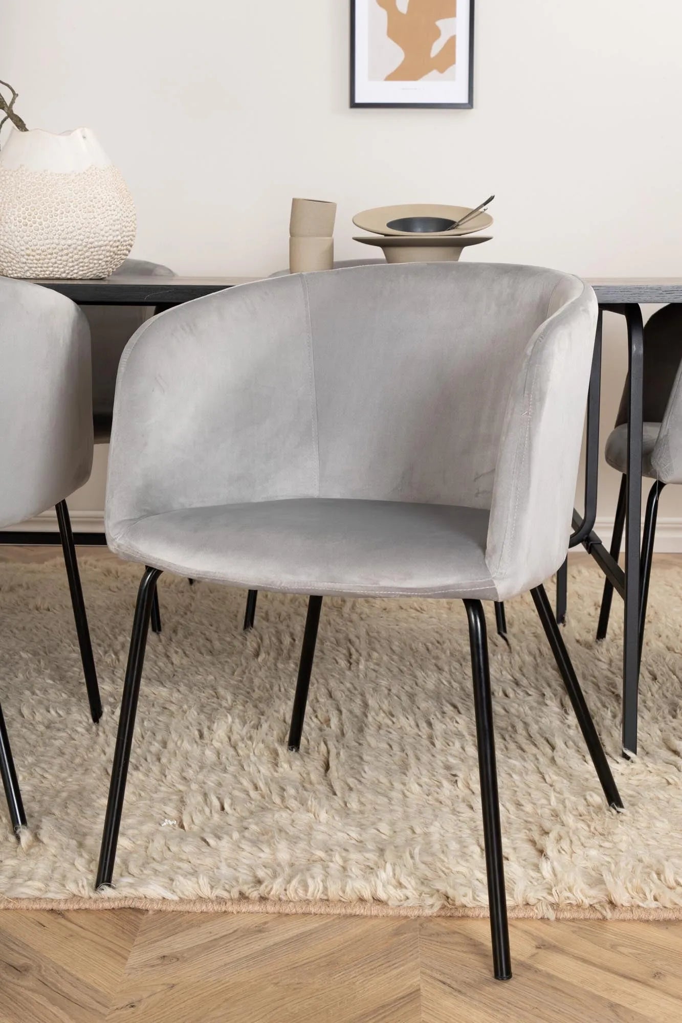 Elegantes Uno Esszimmerset mit 6 Berit Stühlen, 200cm, von Venture Home.