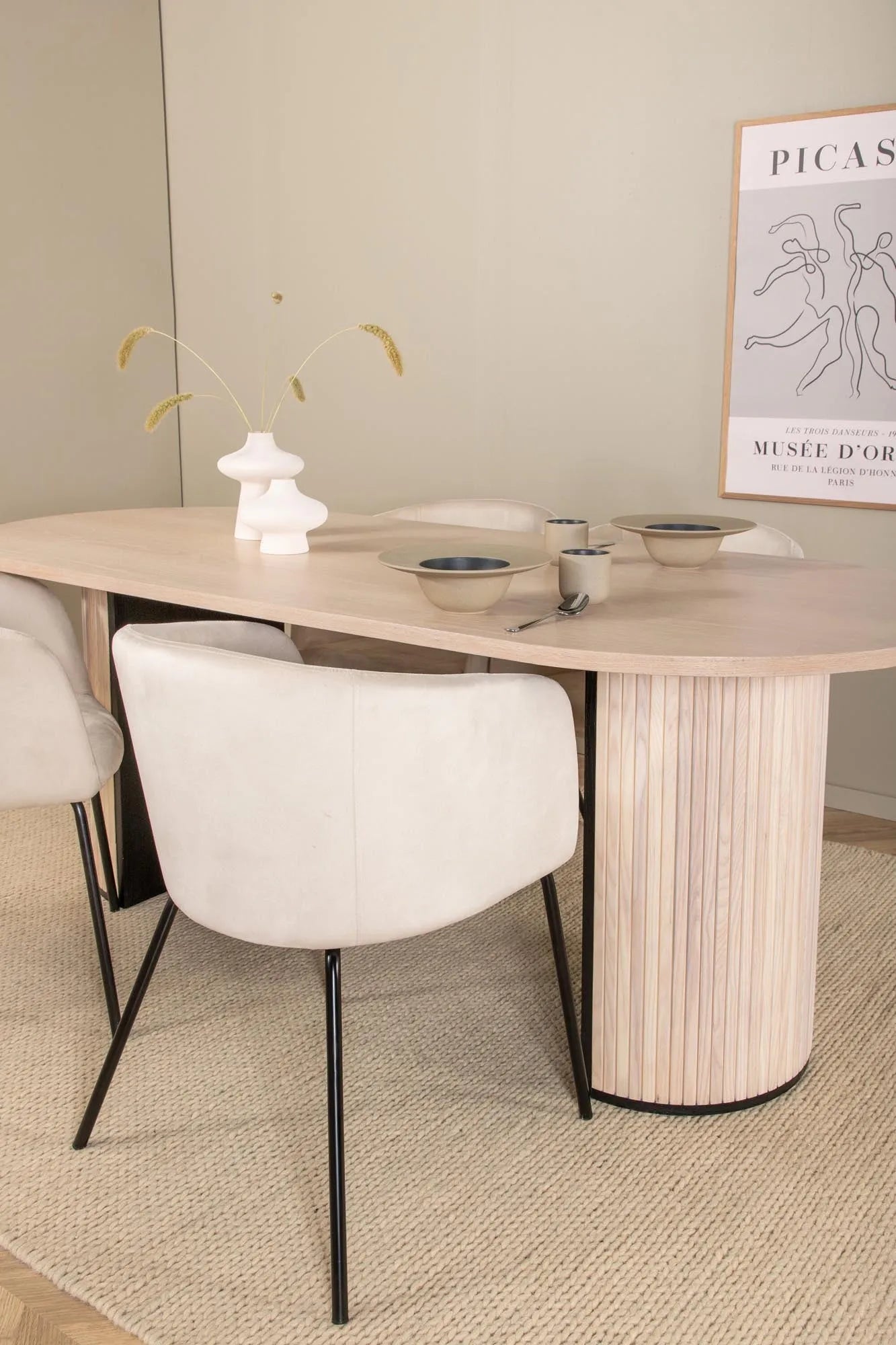 Bianca Esszimmerset: Modernes Design für große Esszimmer.