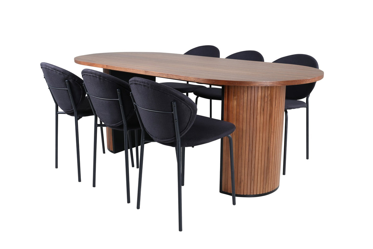 Ovaler Esstisch aus Nussbaum-MDF mit Furnier und Stahlbeinen, dazu zwei schwarze Polsterstühle mit Metallbeinen im Set.